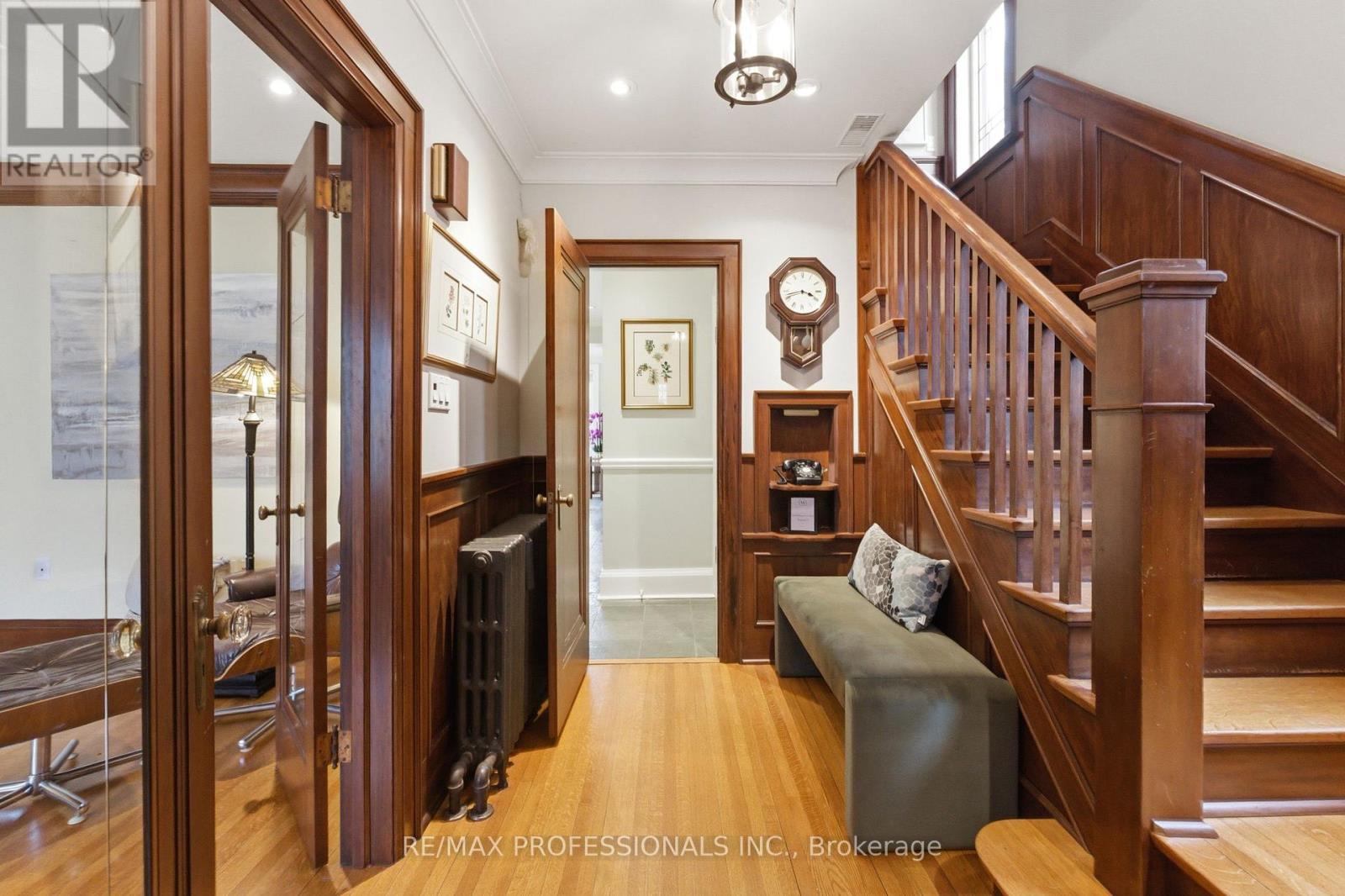 5 Princeton Road, Toronto, Ontario  M8X 2E1 - Photo 2 - W13084092