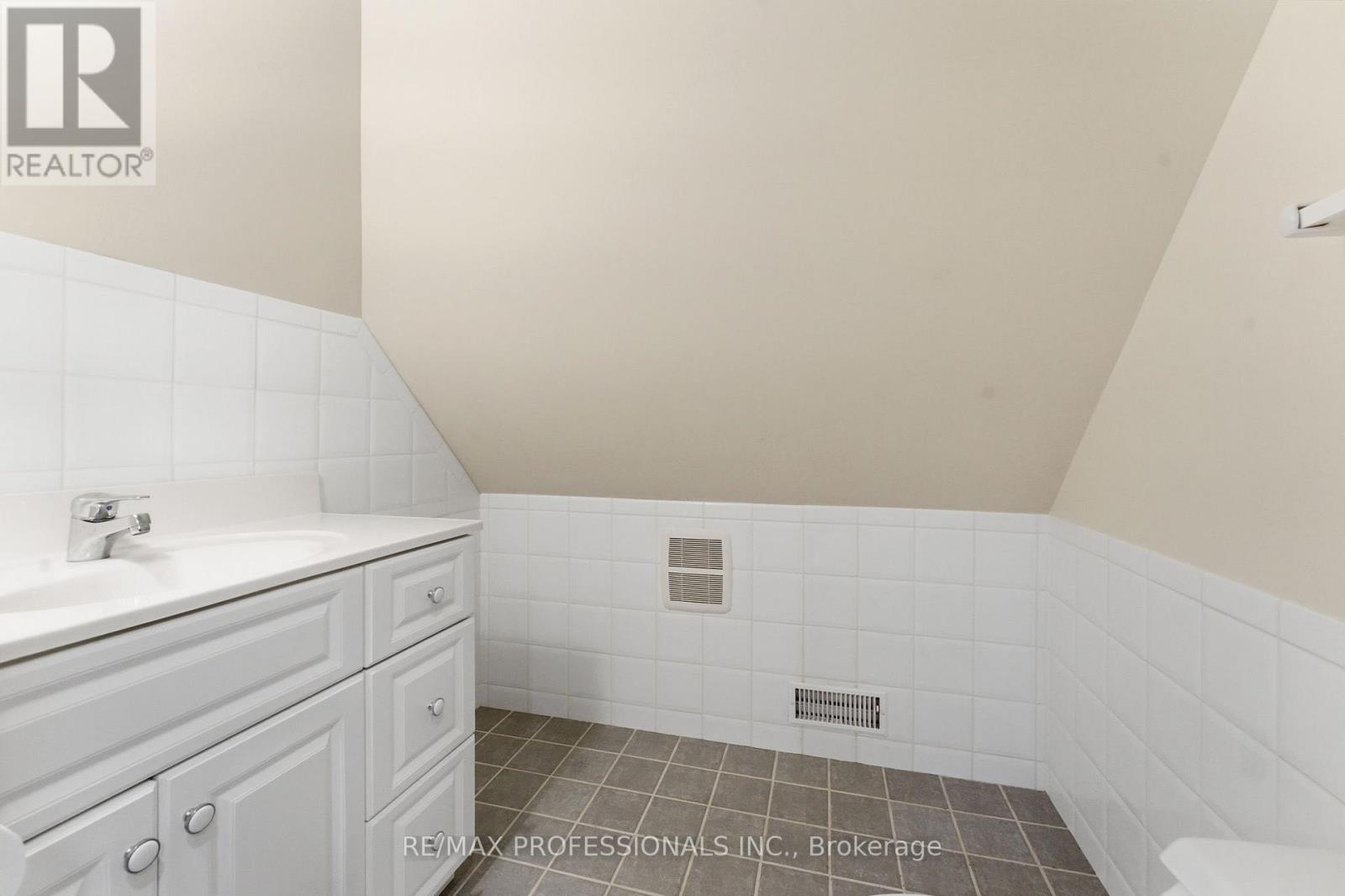 5 Princeton Road, Toronto, Ontario  M8X 2E1 - Photo 34 - W13084092