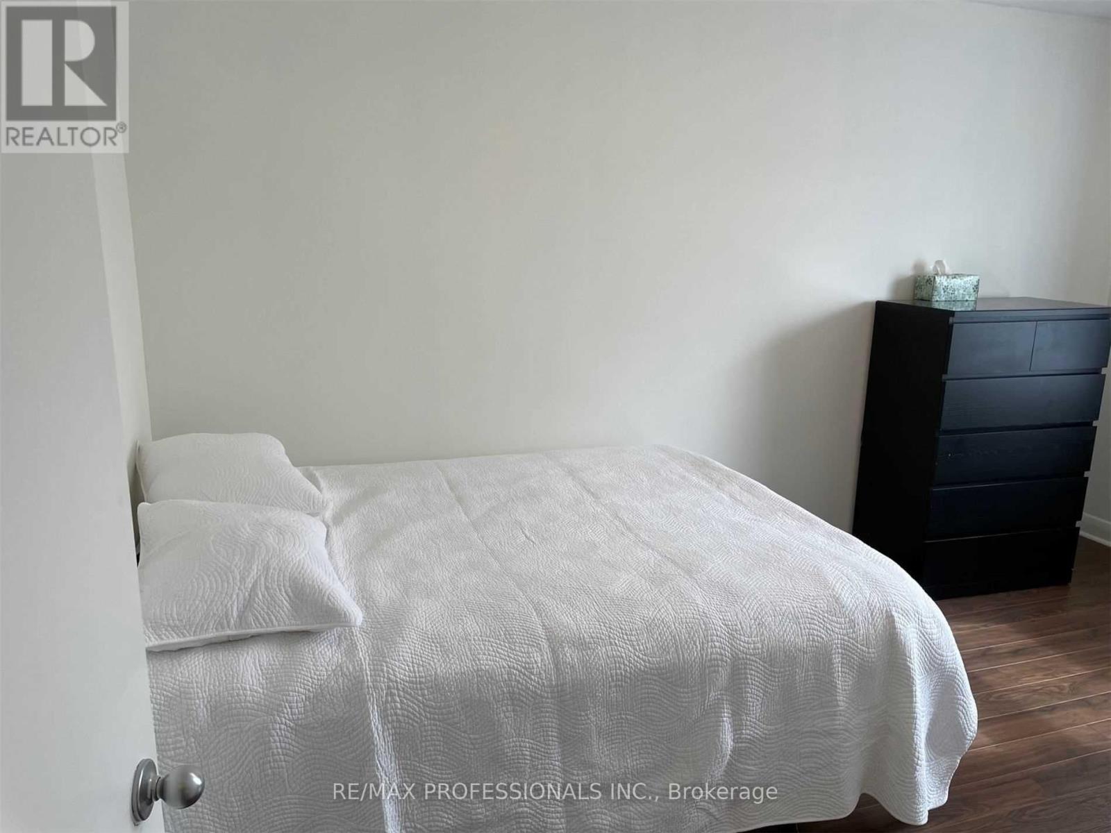 47 Claymore Drive, Toronto, Ontario  M8Z 2S3 - Photo 13 - W13047406