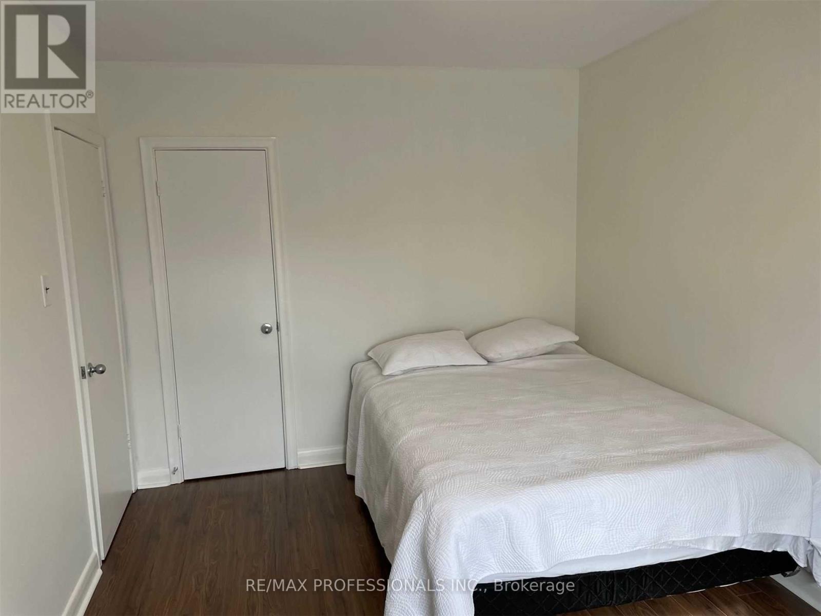 47 Claymore Drive, Toronto, Ontario  M8Z 2S3 - Photo 15 - W13047406