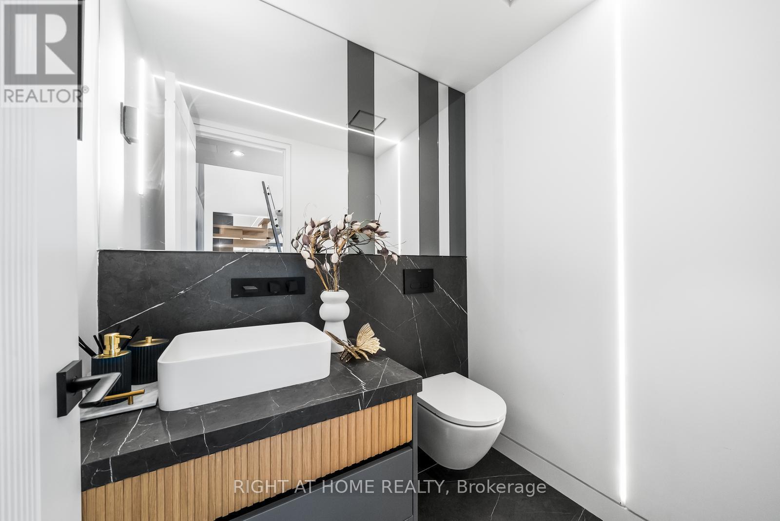 74b Rathnelly Avenue, Toronto, Ontario  M4V 2M6 - Photo 19 - C13085086