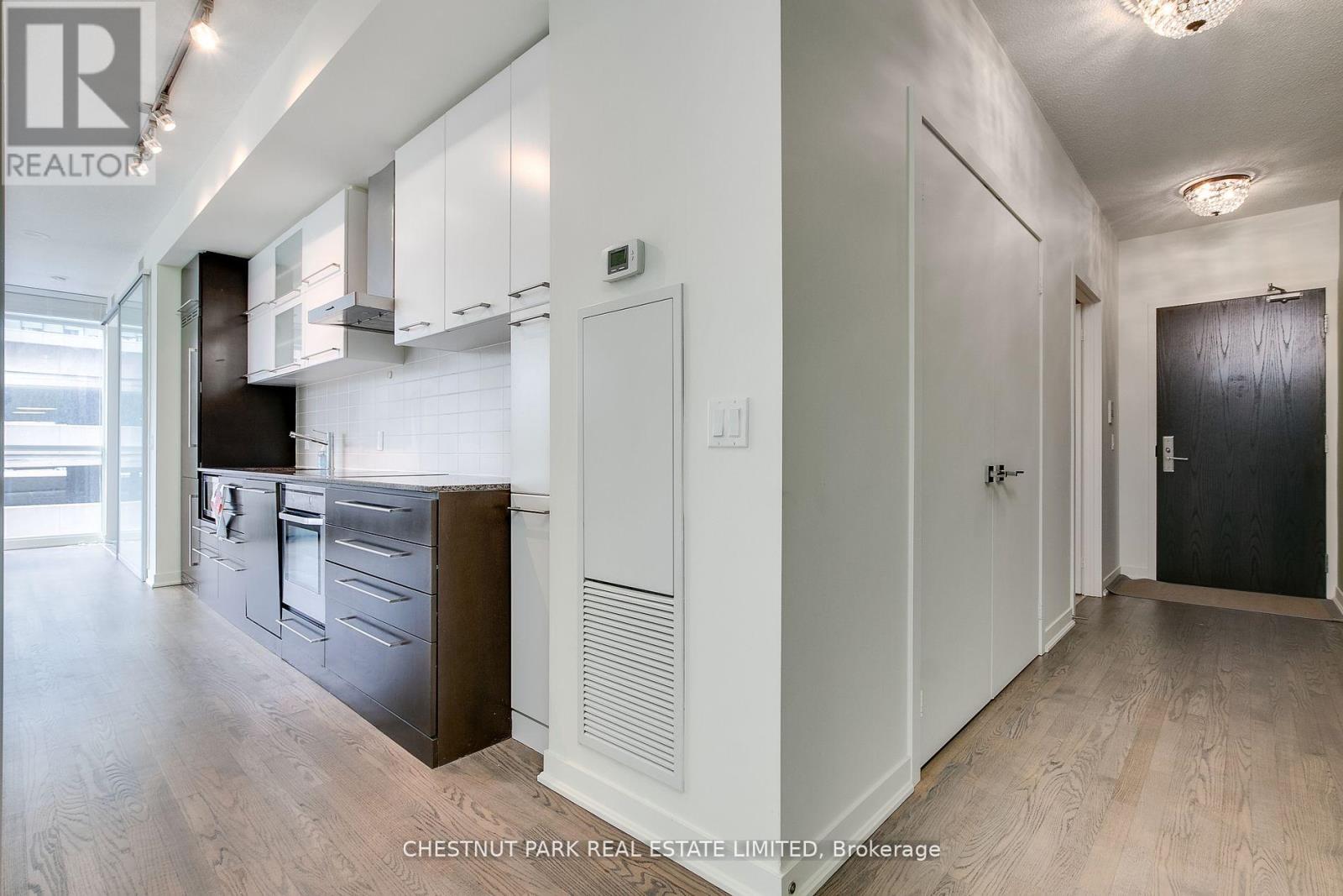 510 - 770 Bay Street, Toronto, Ontario  M5G 0A6 - Photo 6 - C13085126