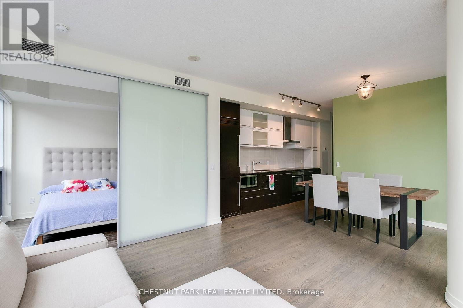 510 - 770 Bay Street, Toronto, Ontario  M5G 0A6 - Photo 8 - C13085126