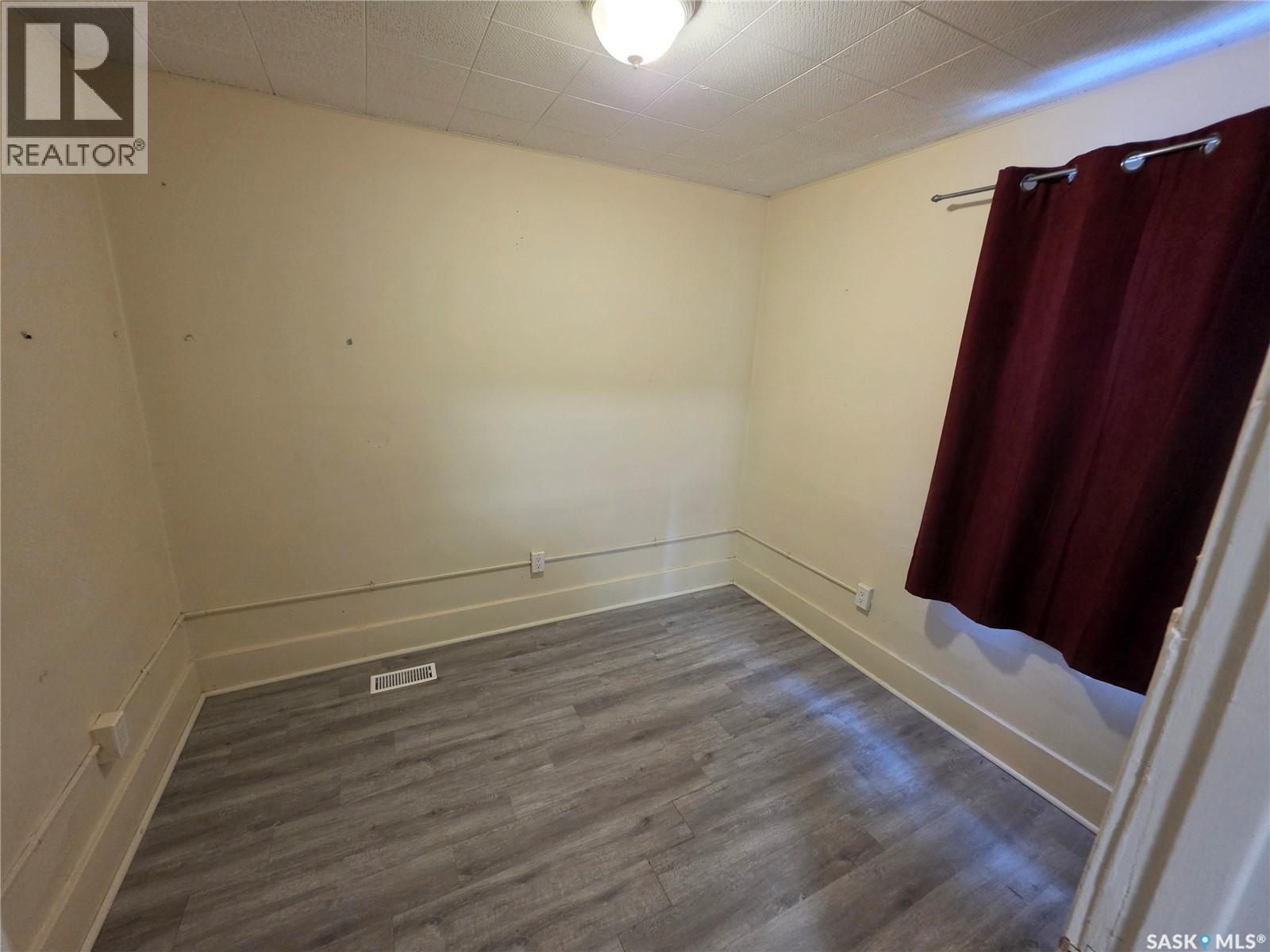 1533 Elphinstone Street, Regina, Saskatchewan  S4T 3M8 - Photo 10 - SK034931