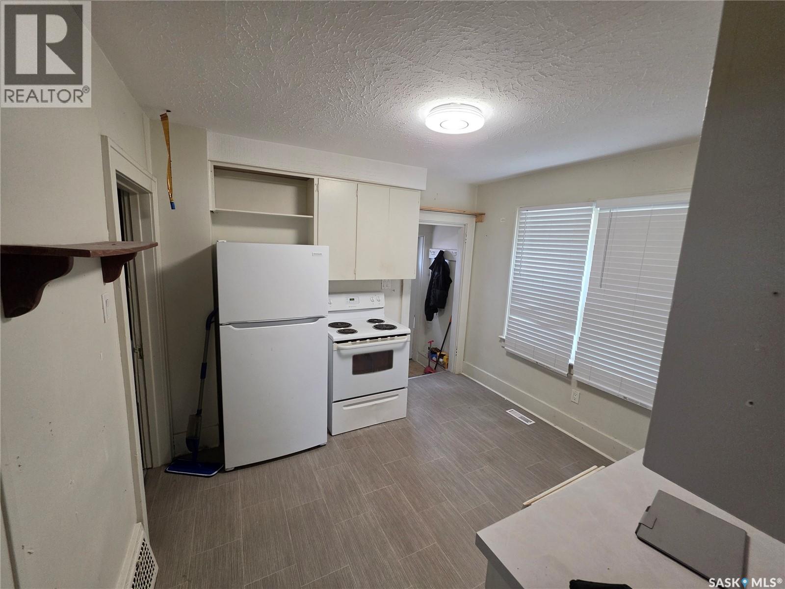 1533 Elphinstone Street, Regina, Saskatchewan  S4T 3M8 - Photo 4 - SK034931