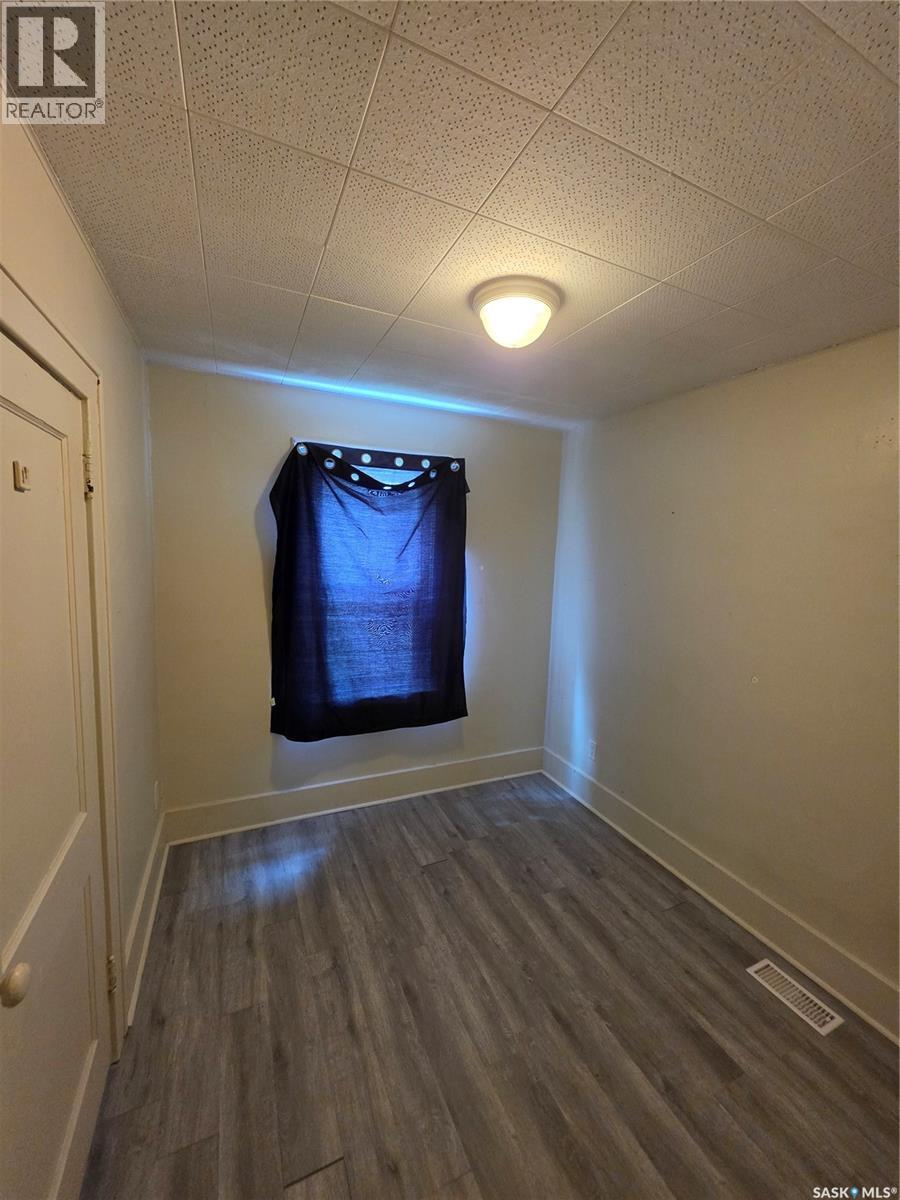 1533 Elphinstone Street, Regina, Saskatchewan  S4T 3M8 - Photo 7 - SK034931