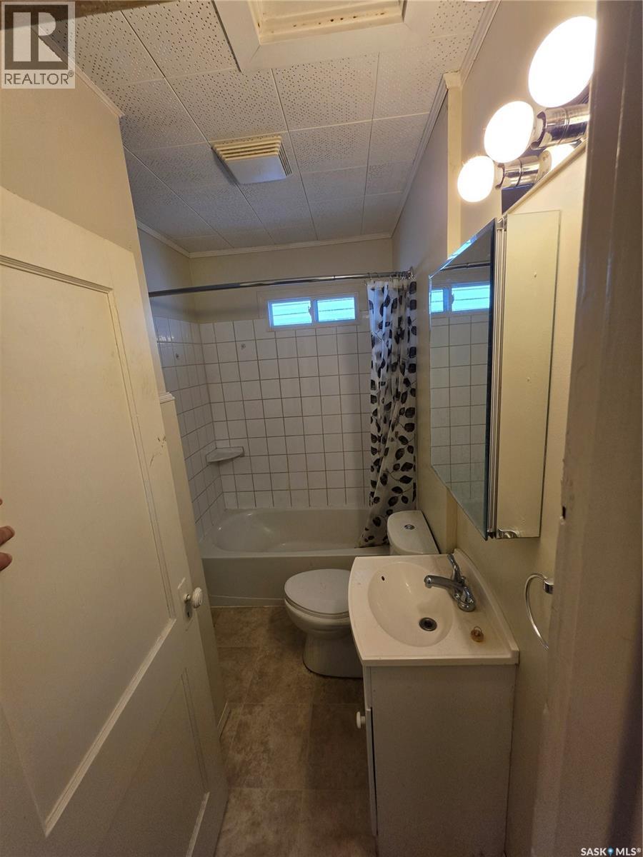 1533 Elphinstone Street, Regina, Saskatchewan  S4T 3M8 - Photo 9 - SK034931