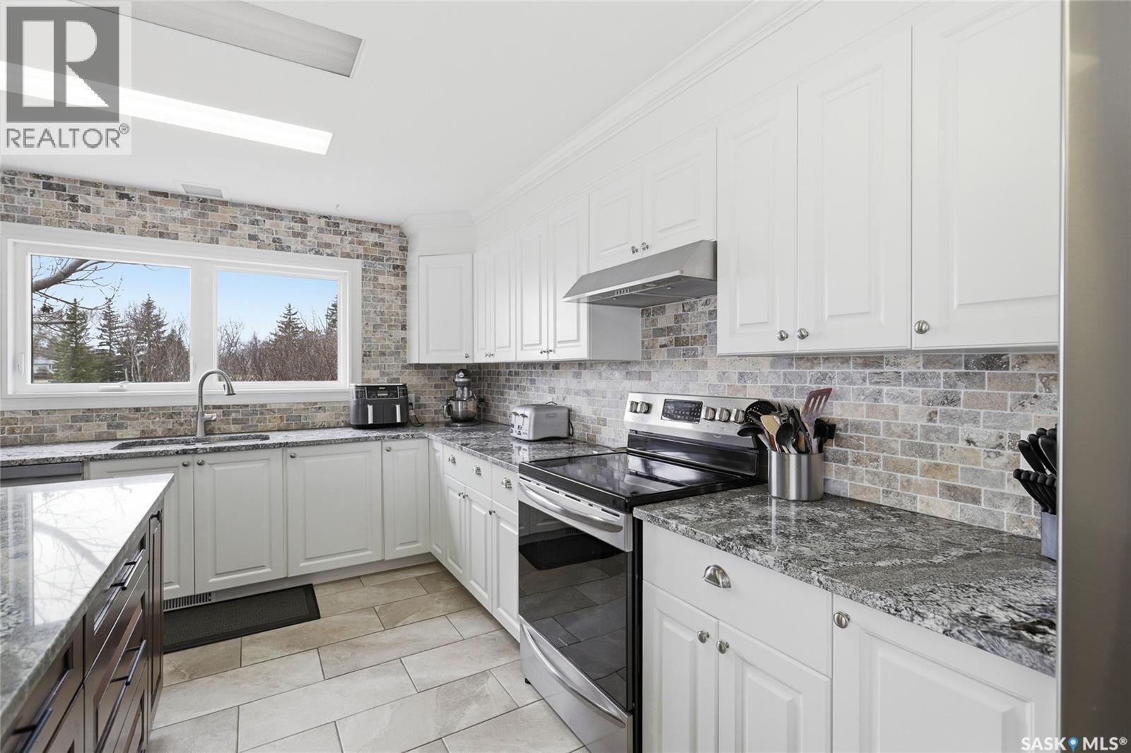 404 Dalgliesh Drive, Regina, Saskatchewan  S4R 6J1 - Photo 12 - SK034901
