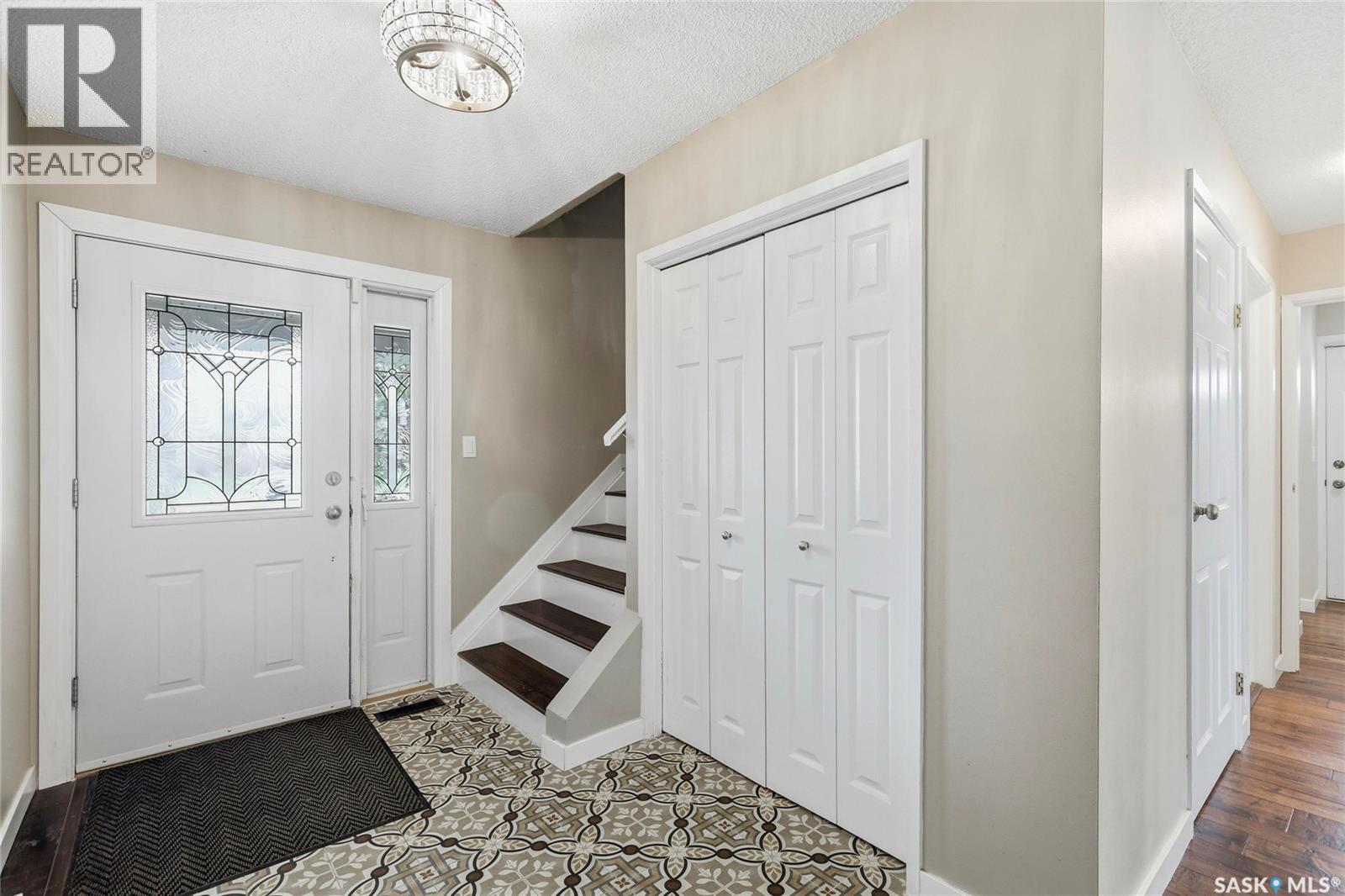 404 Dalgliesh Drive, Regina, Saskatchewan  S4R 6J1 - Photo 5 - SK034901