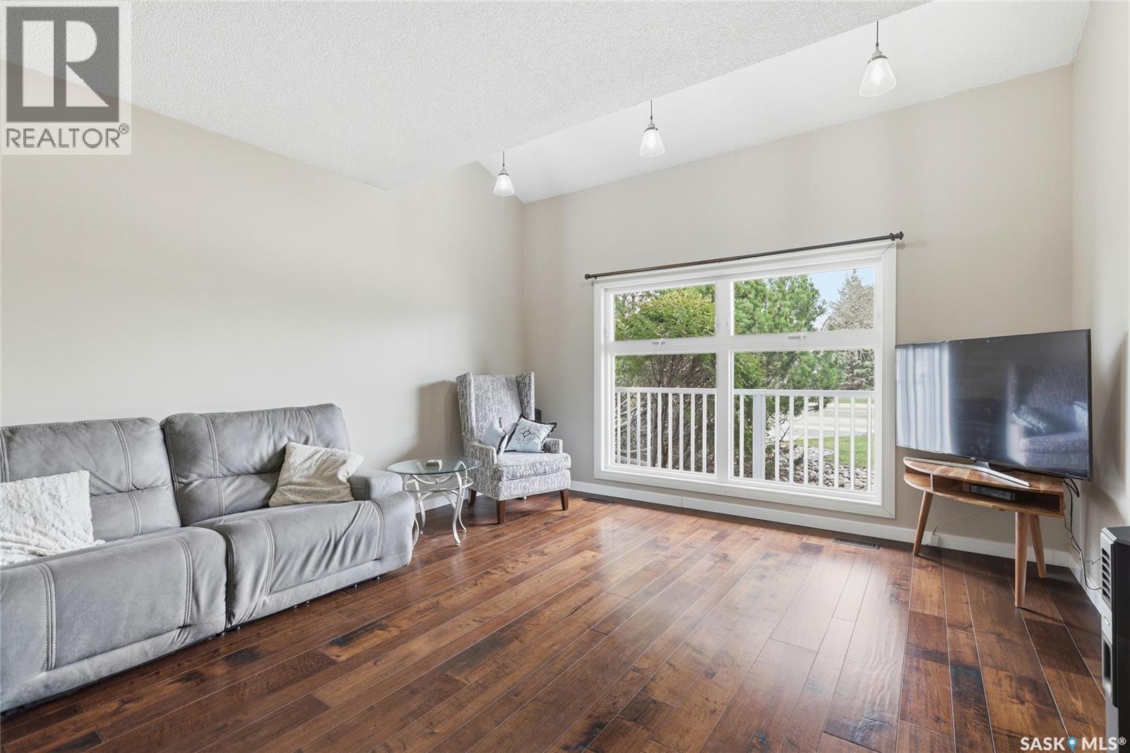 404 Dalgliesh Drive, Regina, Saskatchewan  S4R 6J1 - Photo 7 - SK034901