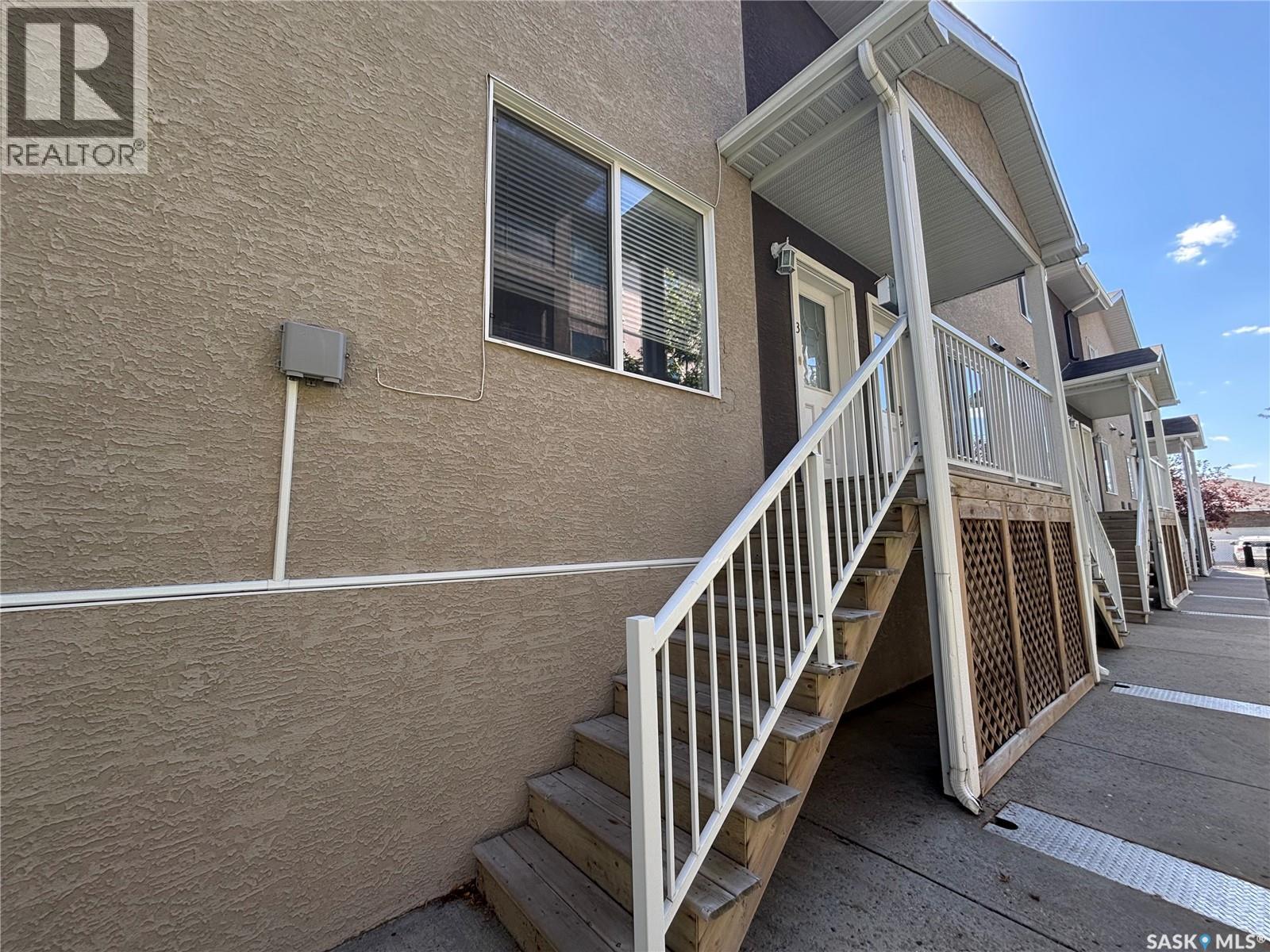 3 3225 Woodhams Drive E, Regina, Saskatchewan  S4V 3A2 - Photo 2 - SK034823