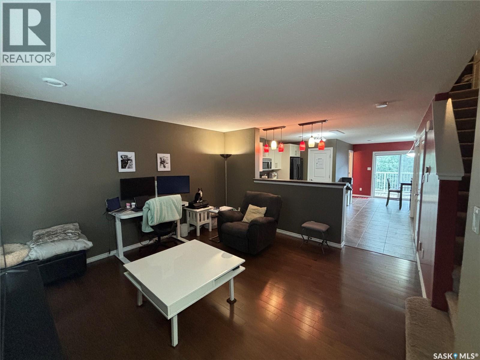 3 3225 Woodhams Drive E, Regina, Saskatchewan  S4V 3A2 - Photo 3 - SK034823