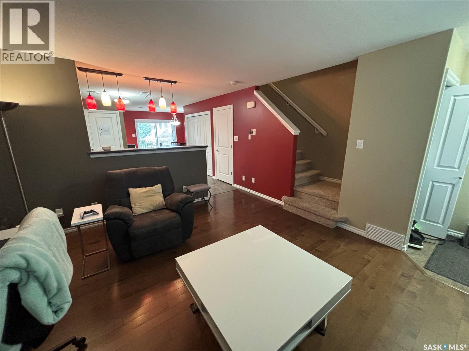 3 3225 Woodhams Drive E, Regina, Saskatchewan  S4V 3A2 - Photo 4 - SK034823