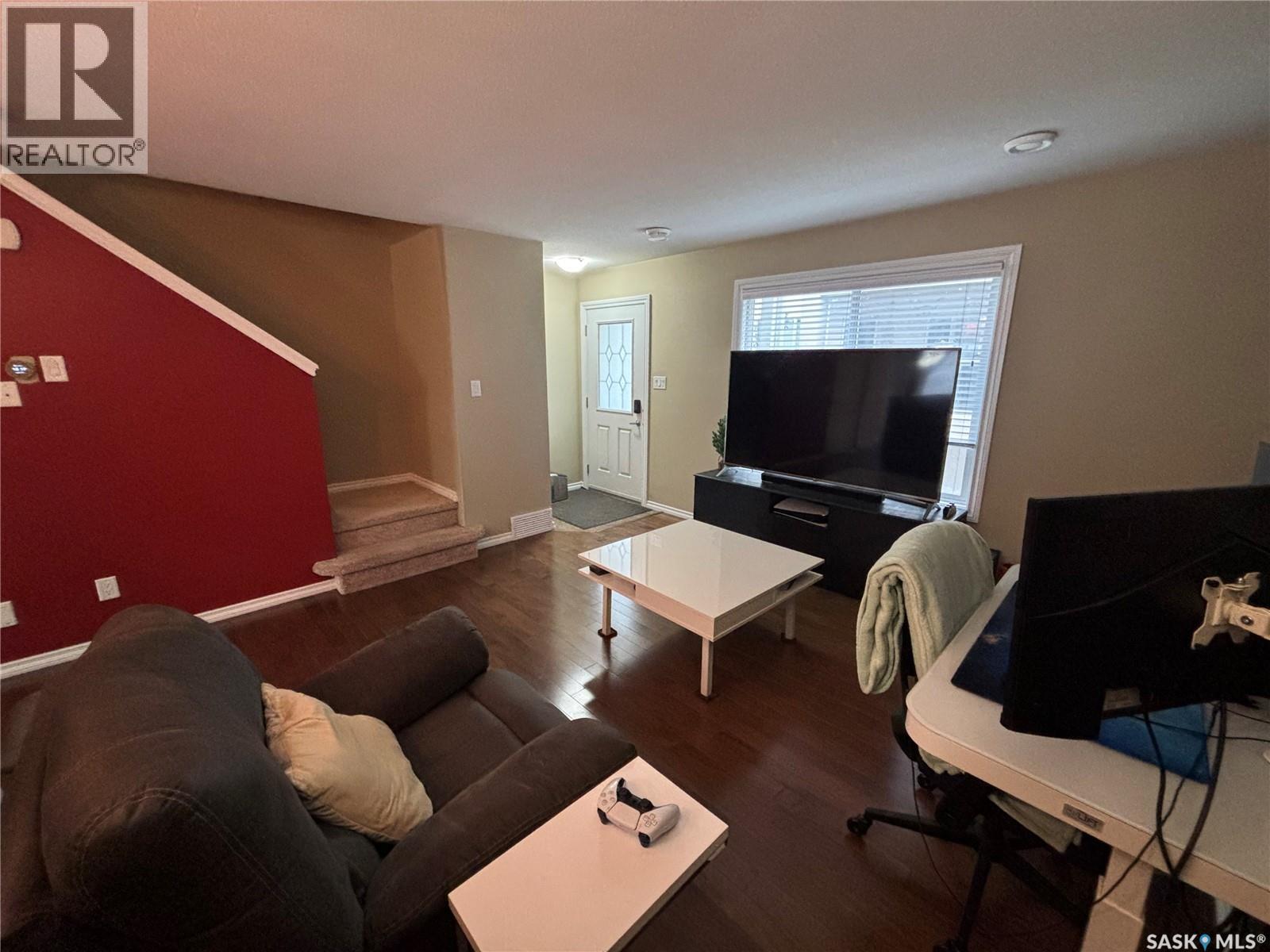 3 3225 Woodhams Drive E, Regina, Saskatchewan  S4V 3A2 - Photo 5 - SK034823