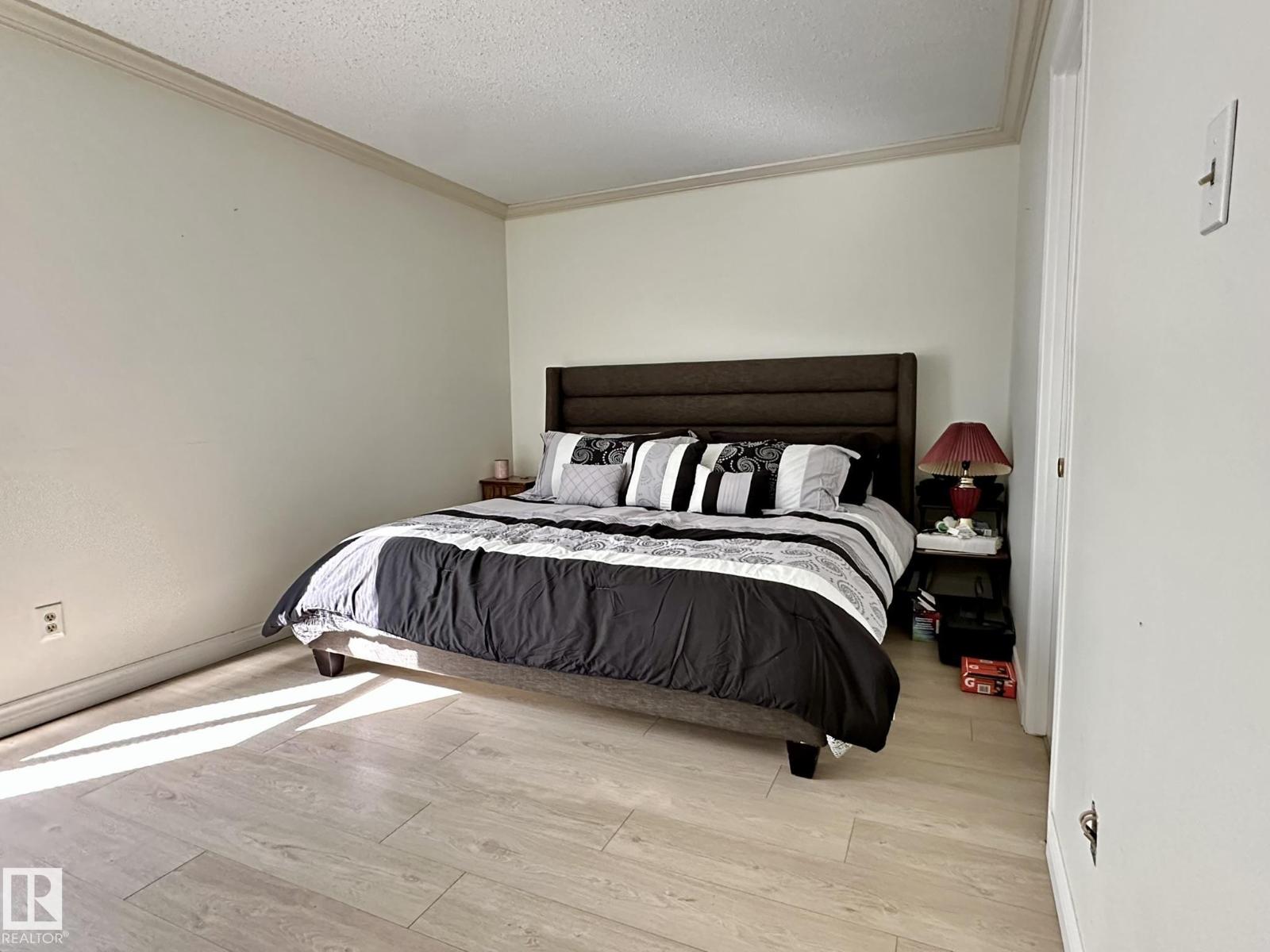 2304 151 Av Nw, Edmonton, Alberta  T5Y 2L1 - Photo 17 - E4485774