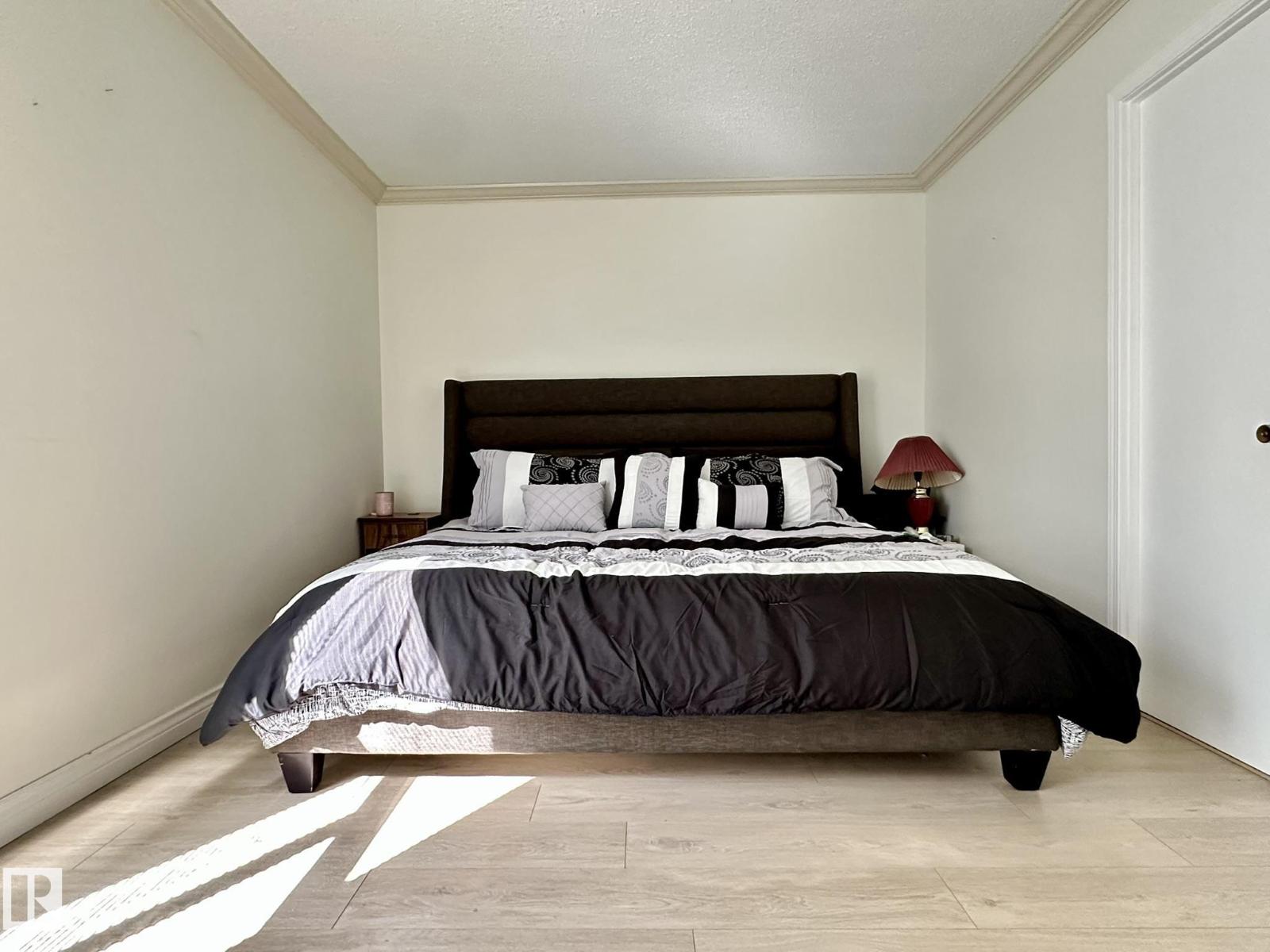 2304 151 Av Nw, Edmonton, Alberta  T5Y 2L1 - Photo 18 - E4485774
