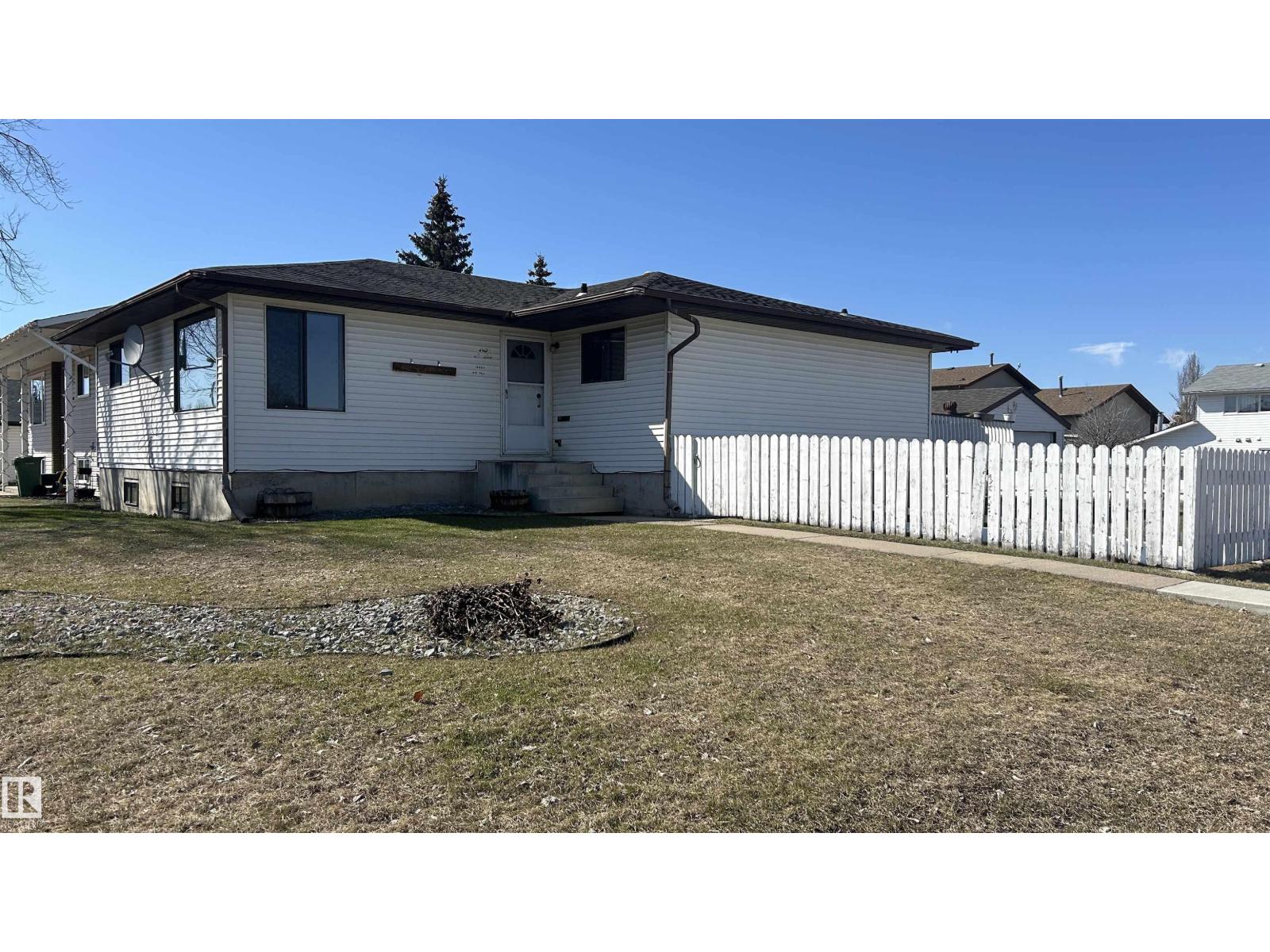 4401 44 AV, bonnyville town, Alberta