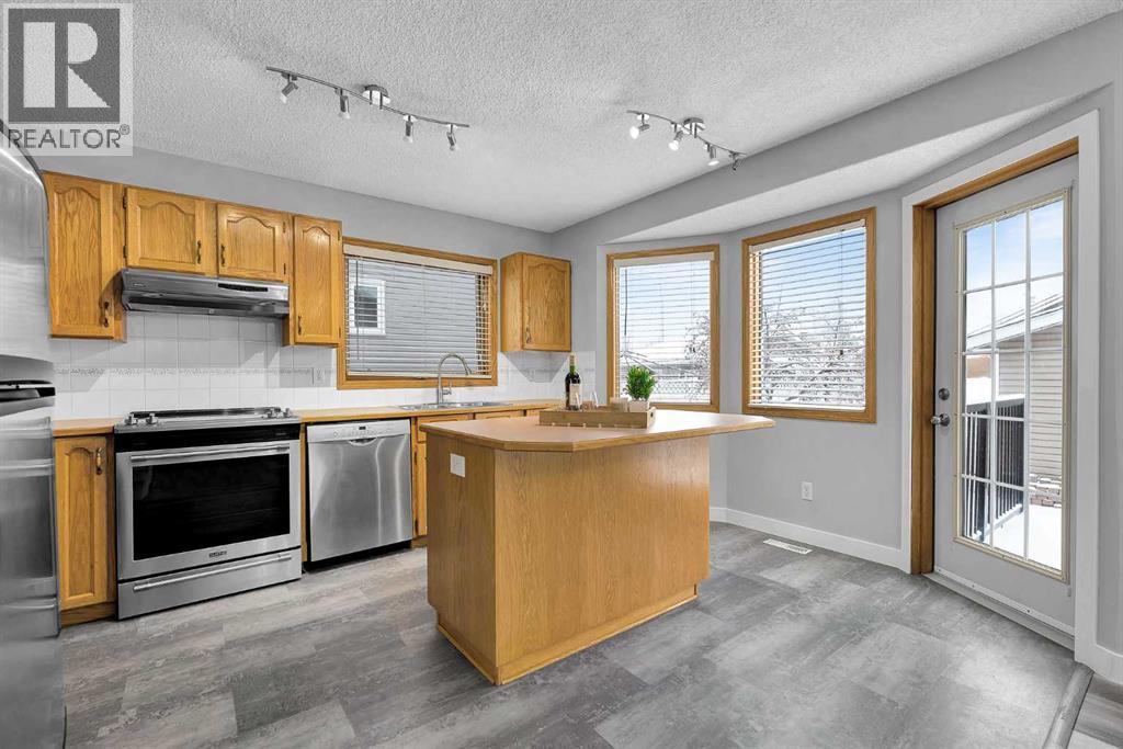 1427 Erin Drive SE, Airdrie, Alberta  T4B 2E9 - Photo 7 - A2305608