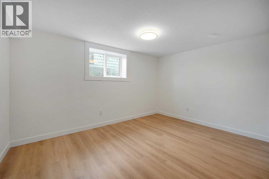 24 Bermuda Street NW, Calgary, Alberta  T3K 1G6 - Photo 32 - A2307906