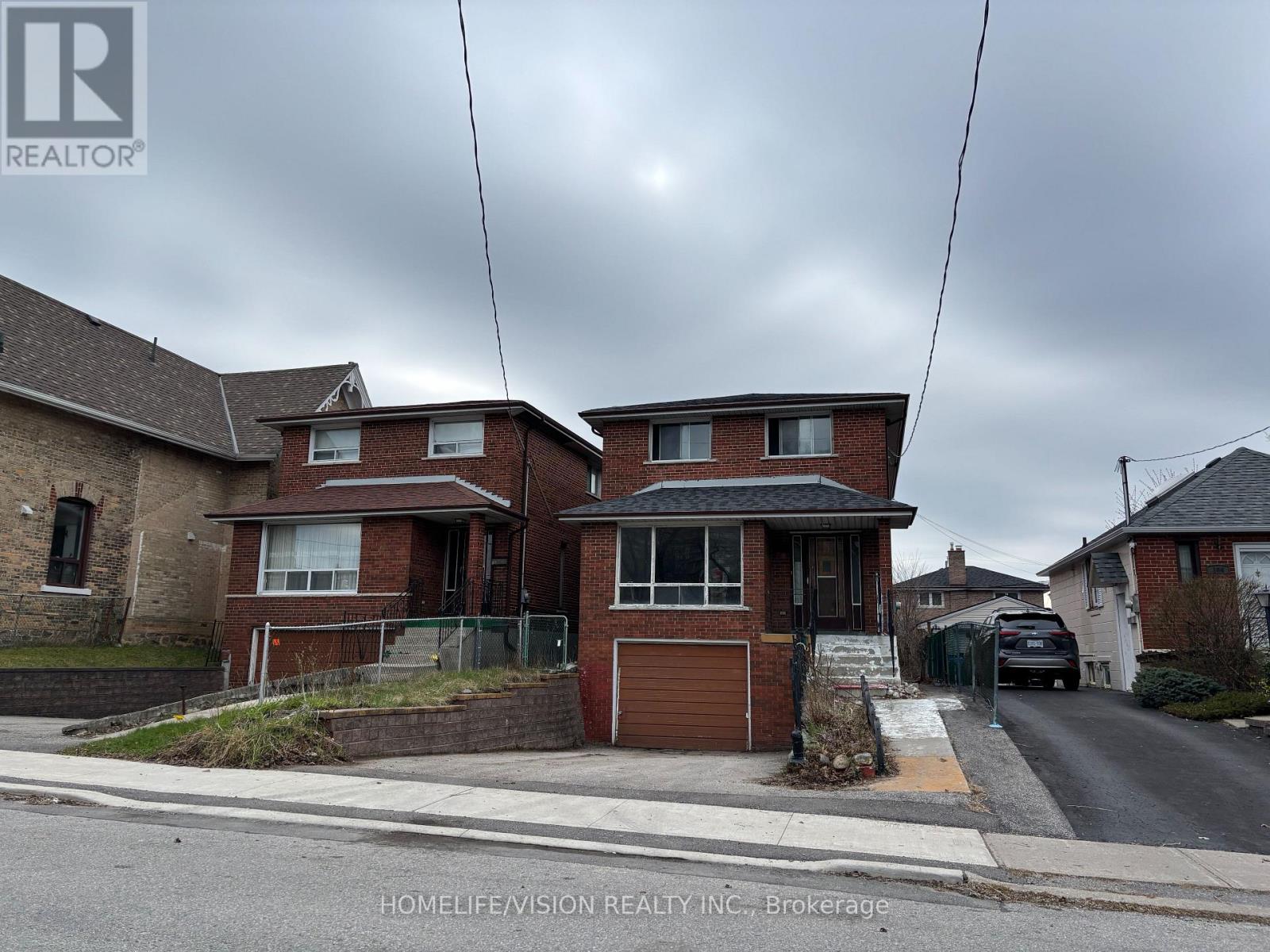 102 MAGNOLIA AVENUE, Toronto, Ontario