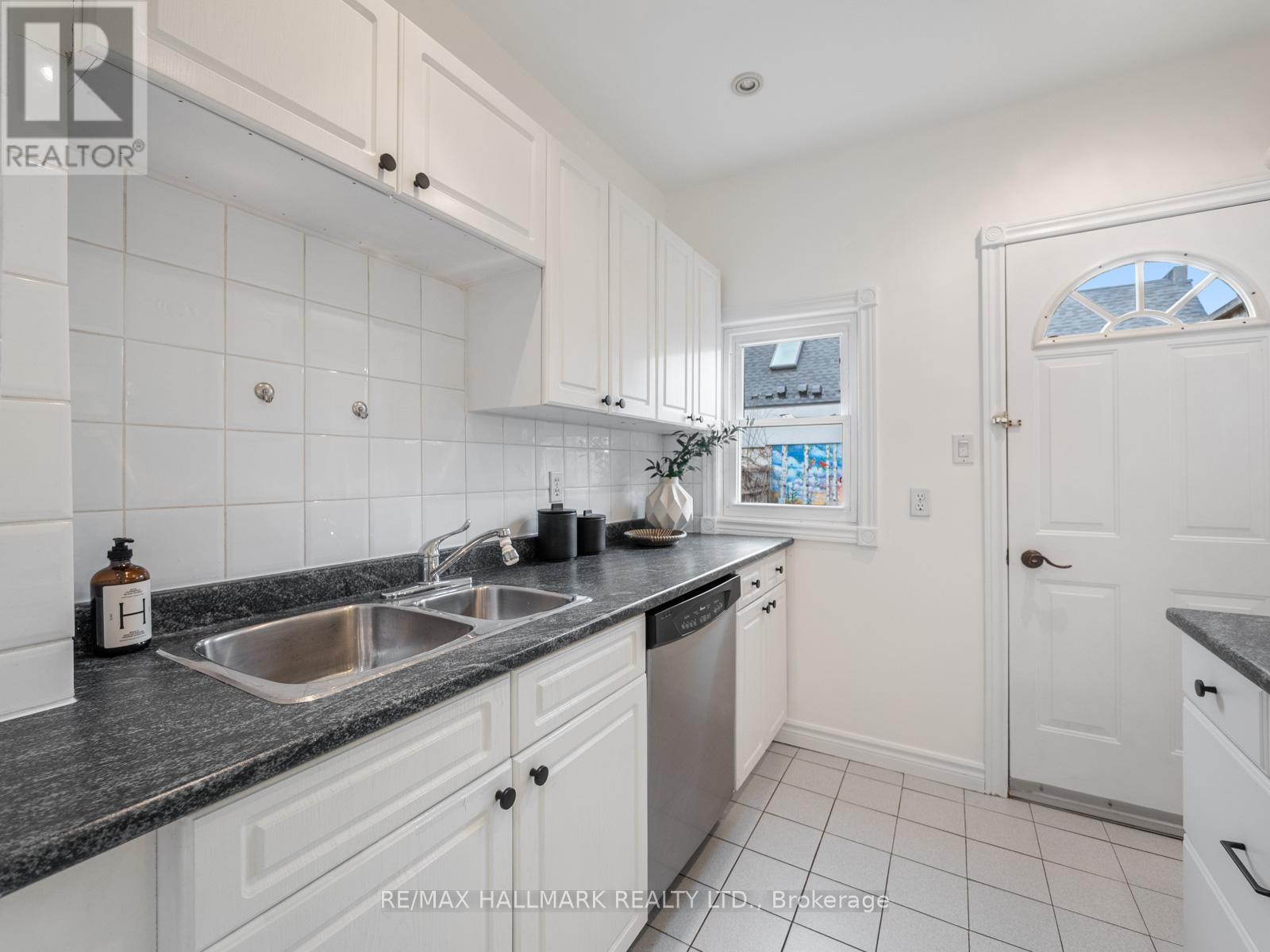797 Carlaw Avenue, Toronto, Ontario  M4K 3L1 - Photo 14 - E13085016