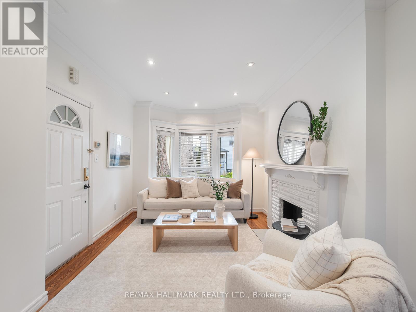 797 Carlaw Avenue, Toronto, Ontario  M4K 3L1 - Photo 6 - E13085016