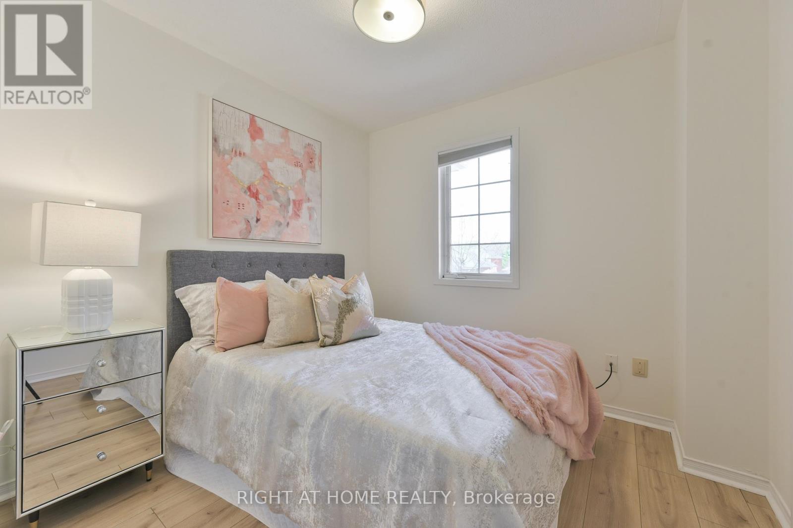 112 Creekwood Crescent, Whitby, Ontario  L1R 2K4 - Photo 15 - E13085146