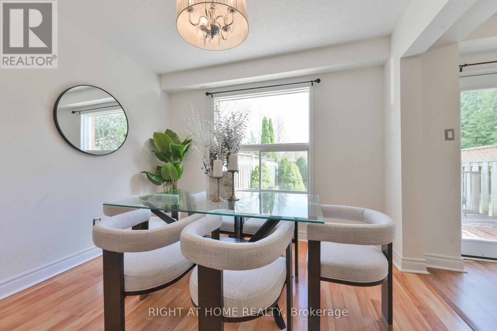 112 Creekwood Crescent, Whitby, Ontario  L1R 2K4 - Photo 4 - E13085146