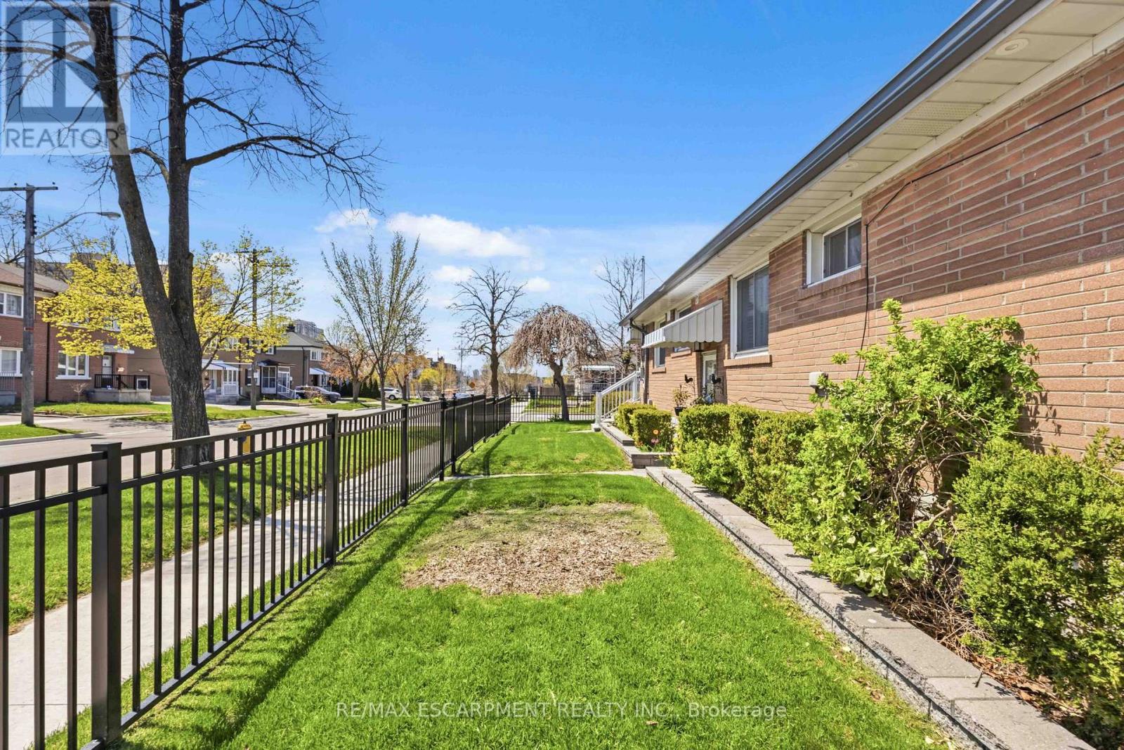 1 Birkdale Road, Toronto, Ontario  M1P 3R2 - Photo 31 - E13085174
