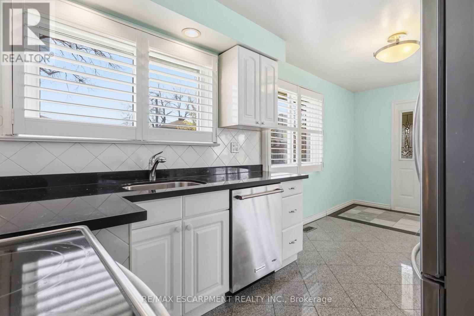 1 Birkdale Road, Toronto, Ontario  M1P 3R2 - Photo 7 - E13085174