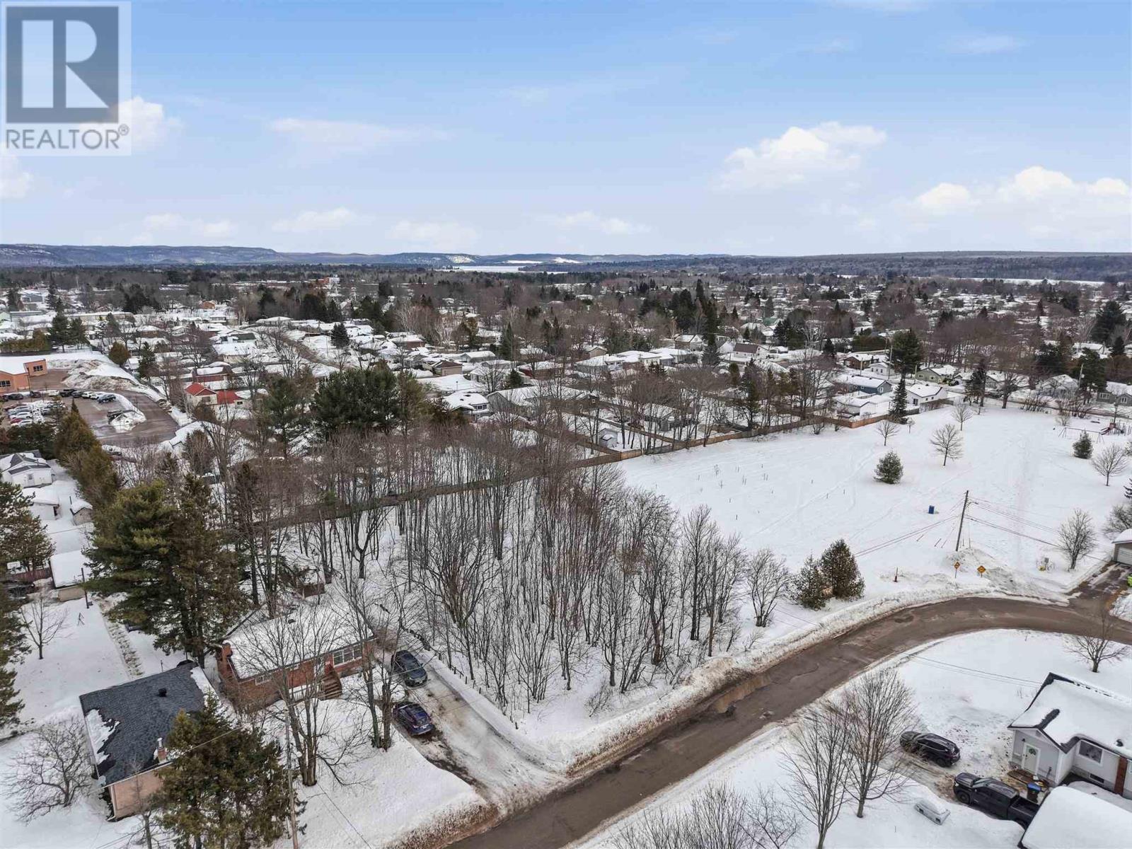 84-94 Park St, Sault Ste. Marie, Ontario  P6A 5G9 - Photo 3 - SM260452