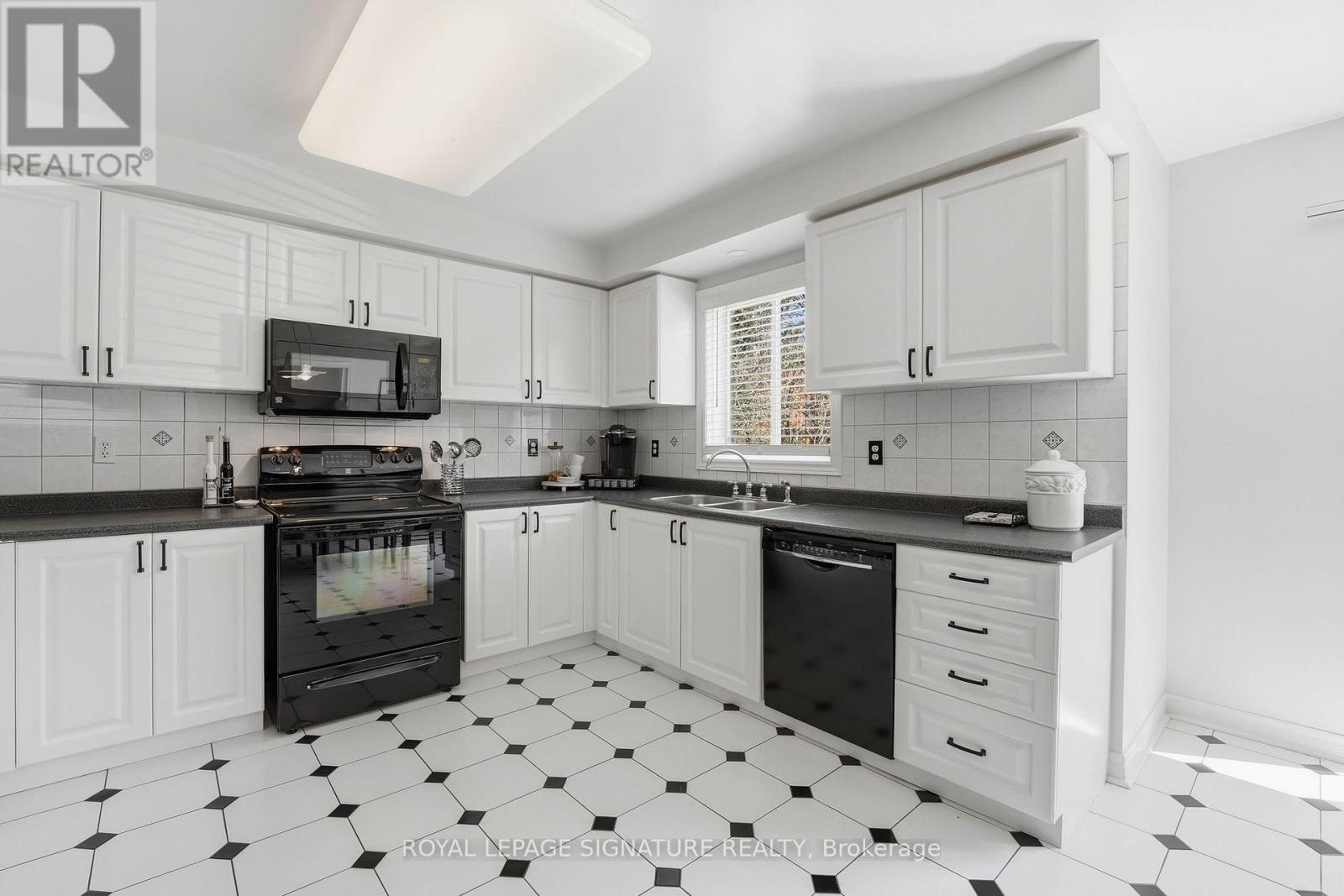 390 Binns Avenue, Newmarket, Ontario  L3X 1T7 - Photo 6 - N13084916