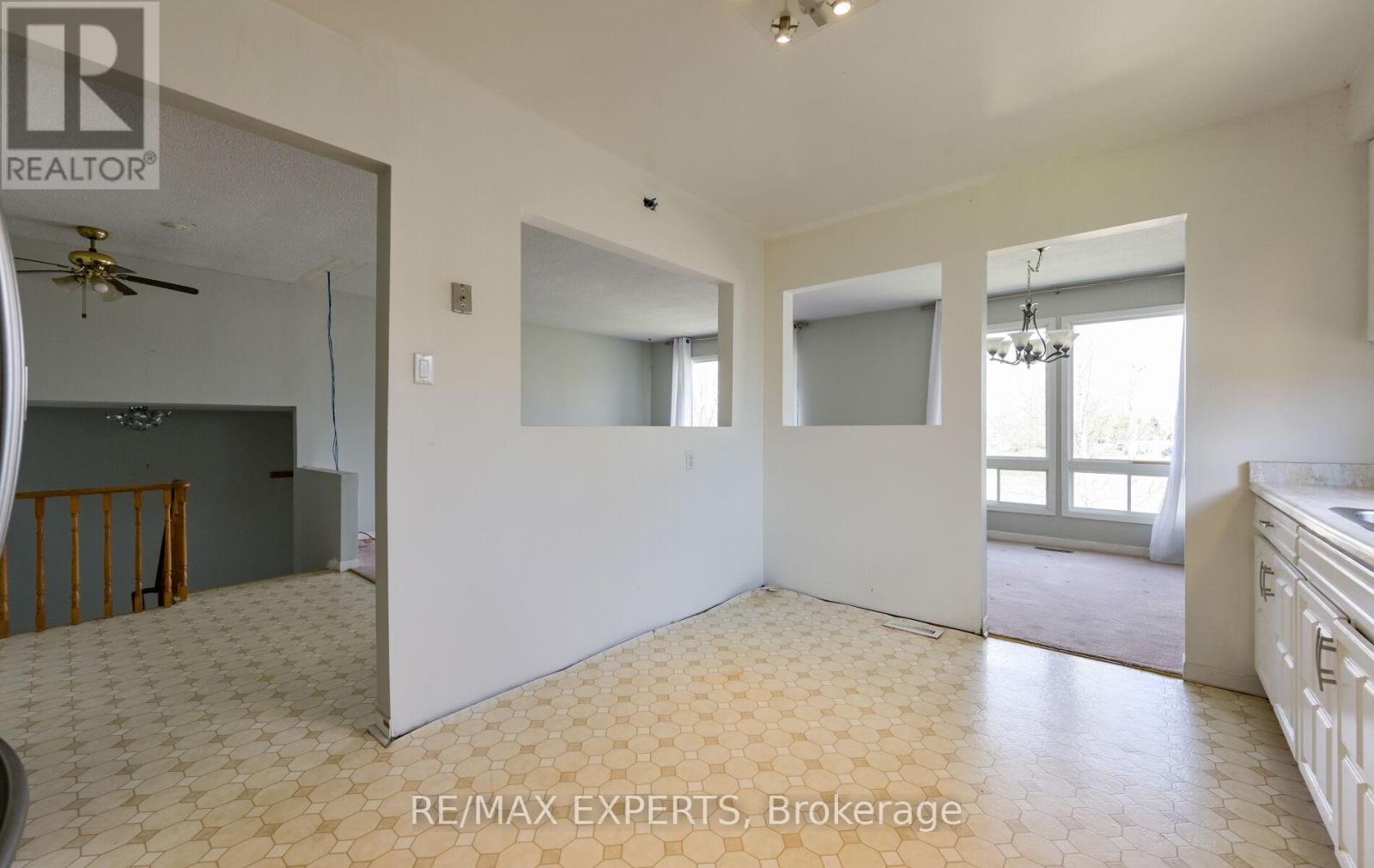 13 Oriole Court, Barrie (Cundles East), Ontario  L4M 5N1 - Photo 11 - S13084798
