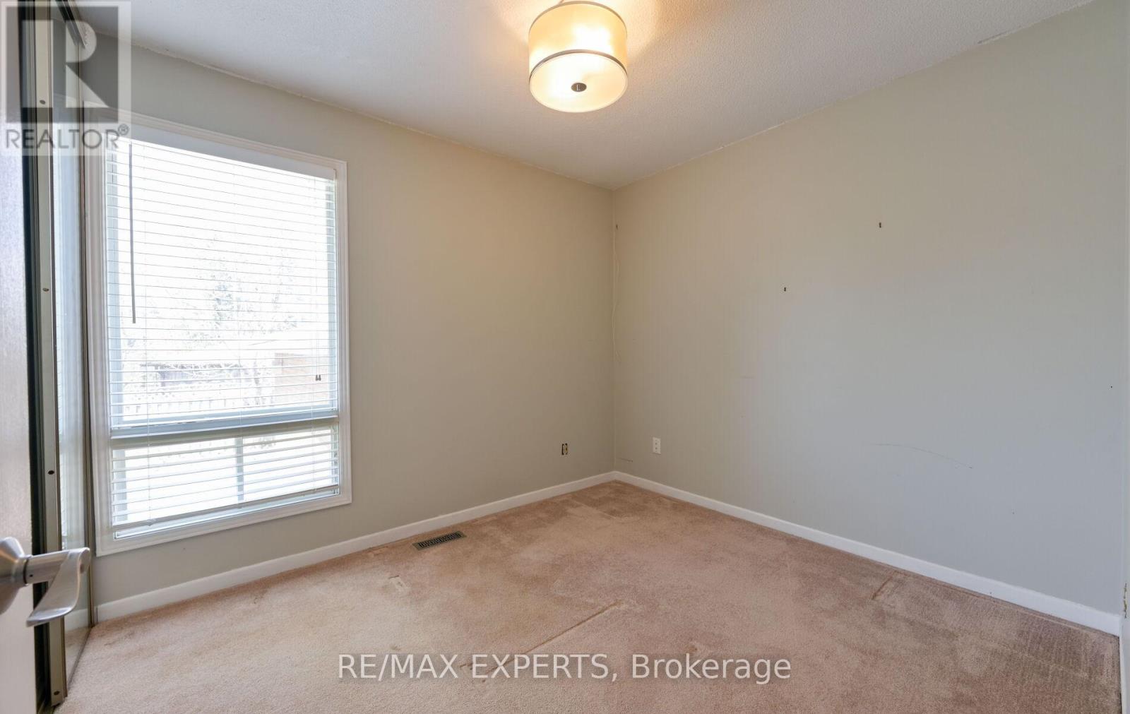 13 Oriole Court, Barrie (Cundles East), Ontario  L4M 5N1 - Photo 14 - S13084798