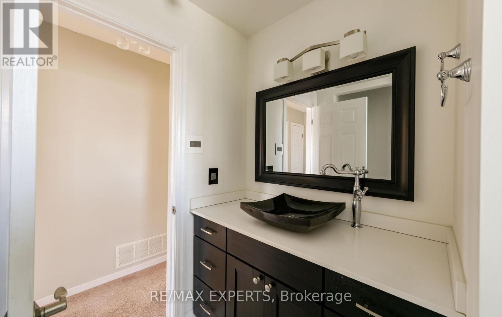 13 Oriole Court, Barrie (Cundles East), Ontario  L4M 5N1 - Photo 24 - S13084798