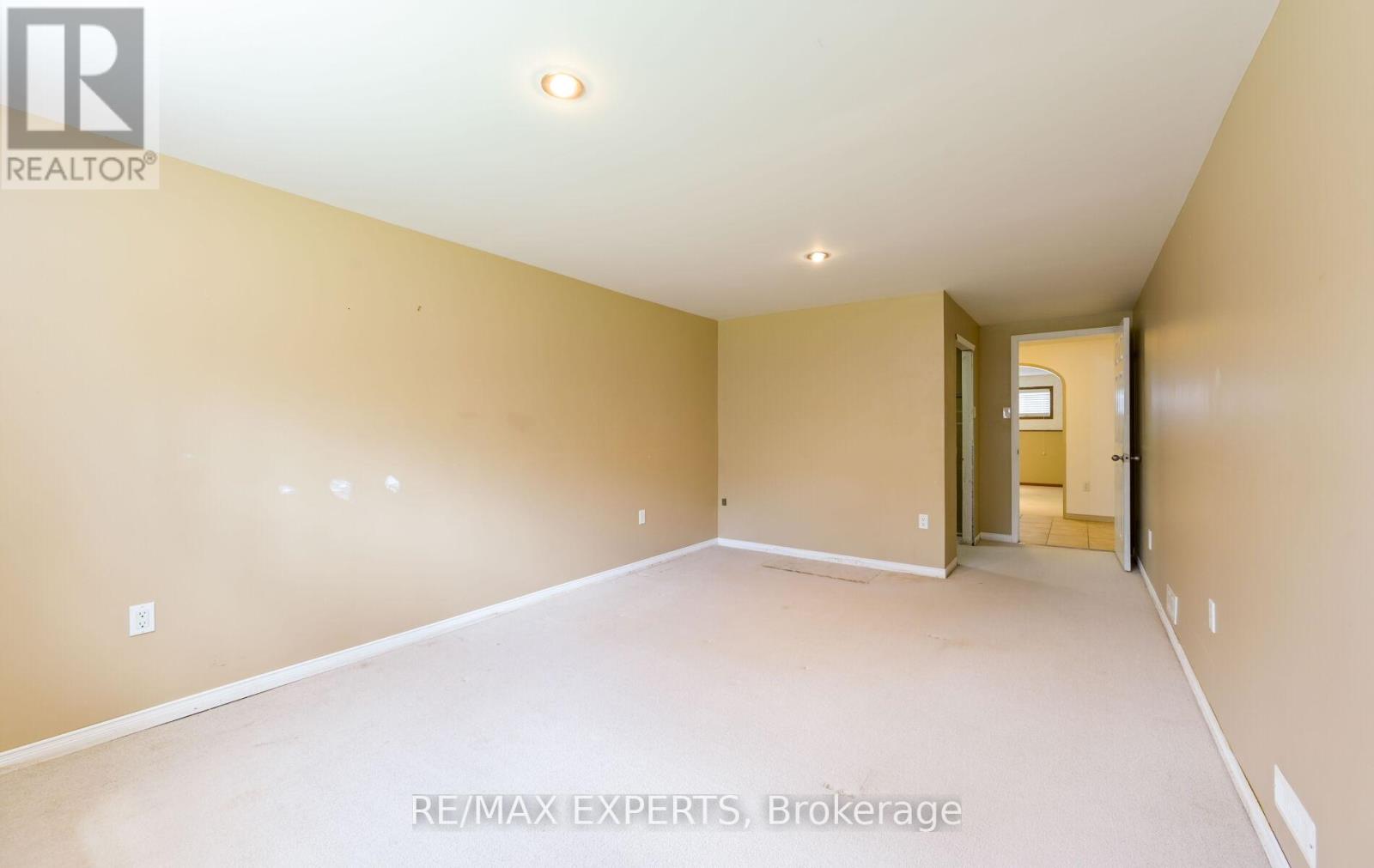 13 Oriole Court, Barrie (Cundles East), Ontario  L4M 5N1 - Photo 38 - S13084798