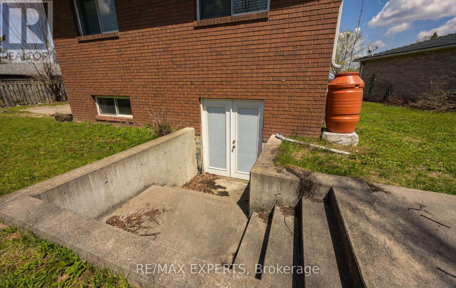 13 Oriole Court, Barrie (Cundles East), Ontario  L4M 5N1 - Photo 48 - S13084798