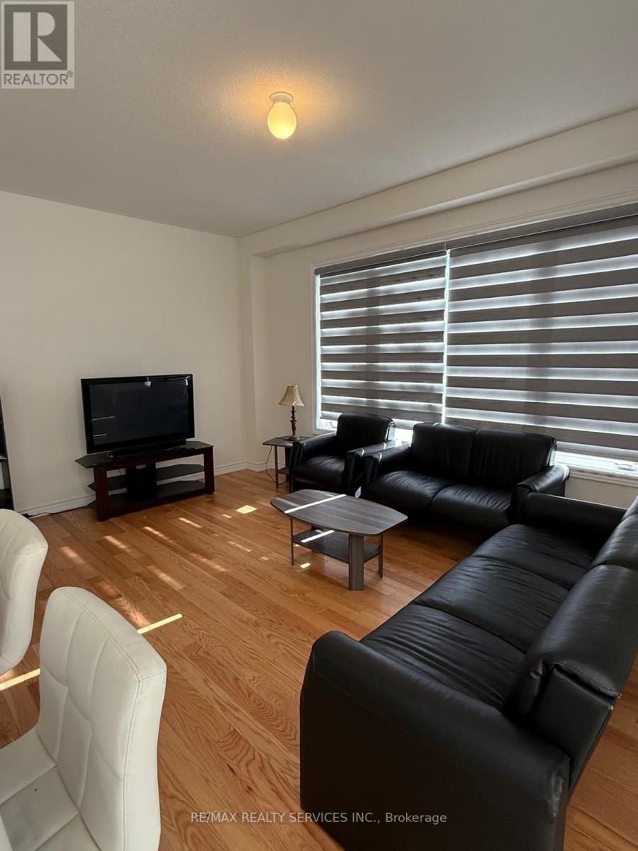 39 Prudhoe Terrace, Barrie, Ontario  L9J 0W2 - Photo 4 - S13084850