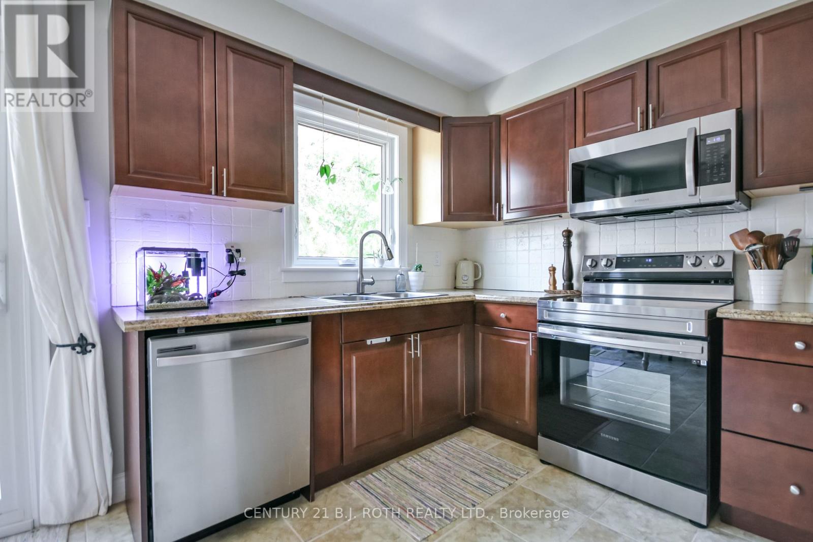 55 Moon Drive, Barrie (Ardagh), Ontario  L4N 7G8 - Photo 16 - S13084858
