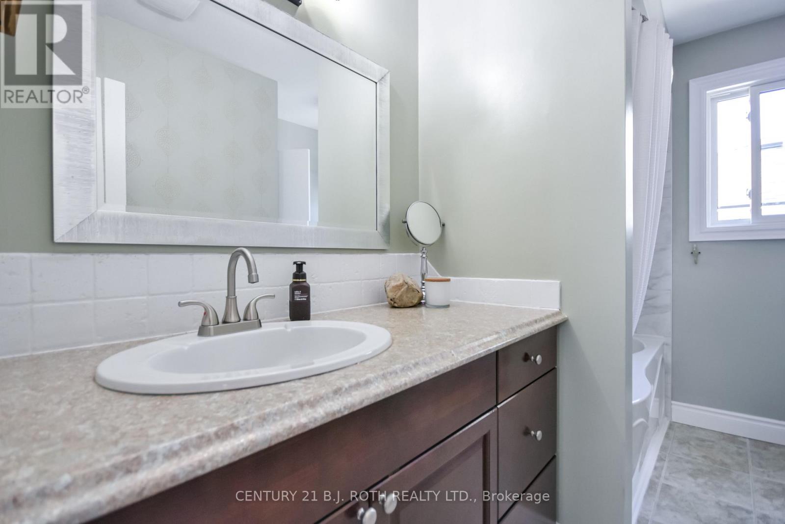 55 Moon Drive, Barrie (Ardagh), Ontario  L4N 7G8 - Photo 24 - S13084858