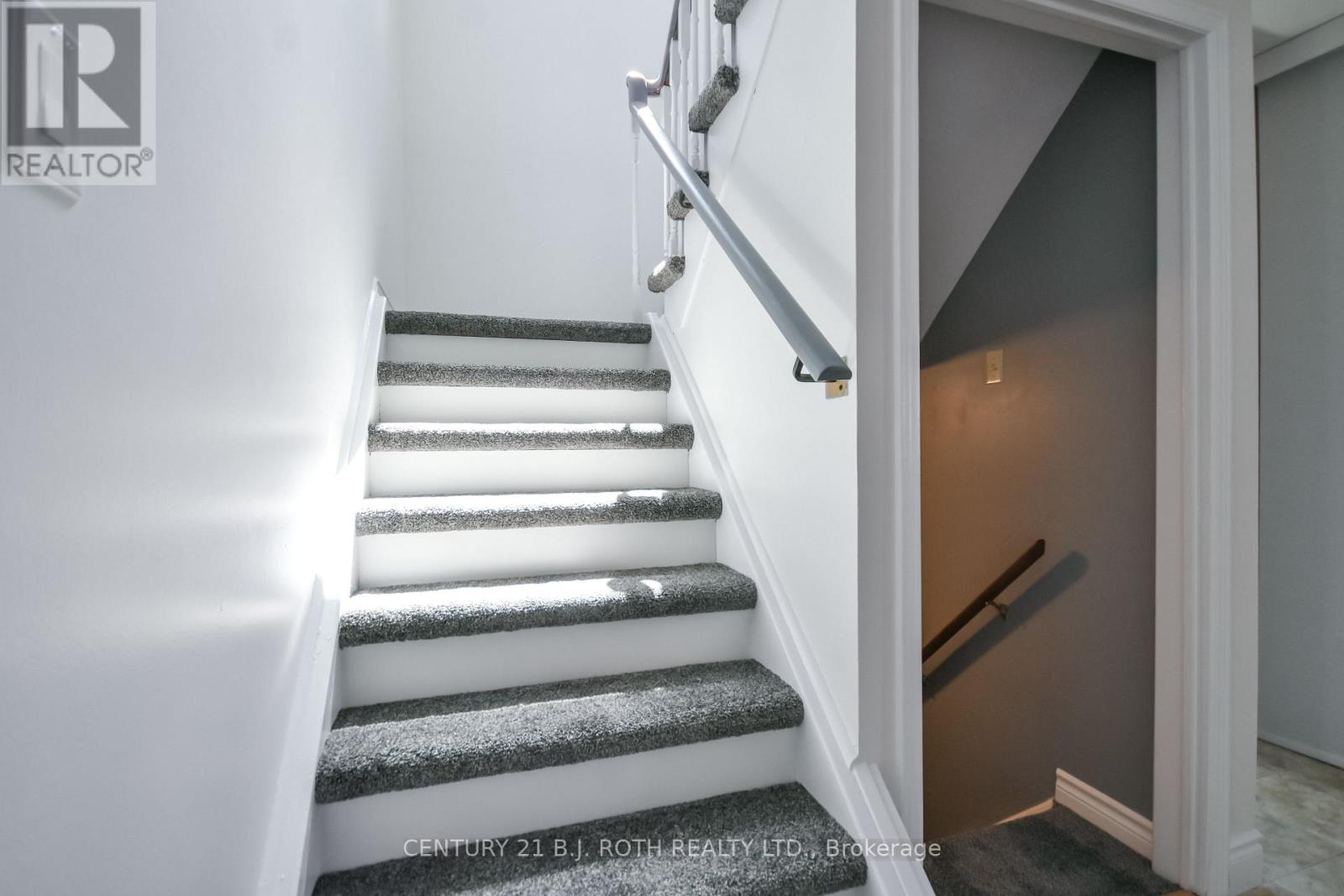55 Moon Drive, Barrie (Ardagh), Ontario  L4N 7G8 - Photo 30 - S13084858