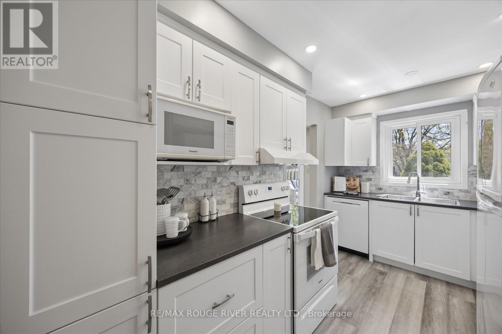 886 Gentry Crescent, Oshawa, Ontario  L1K 1L8 - Photo 10 - E13085264
