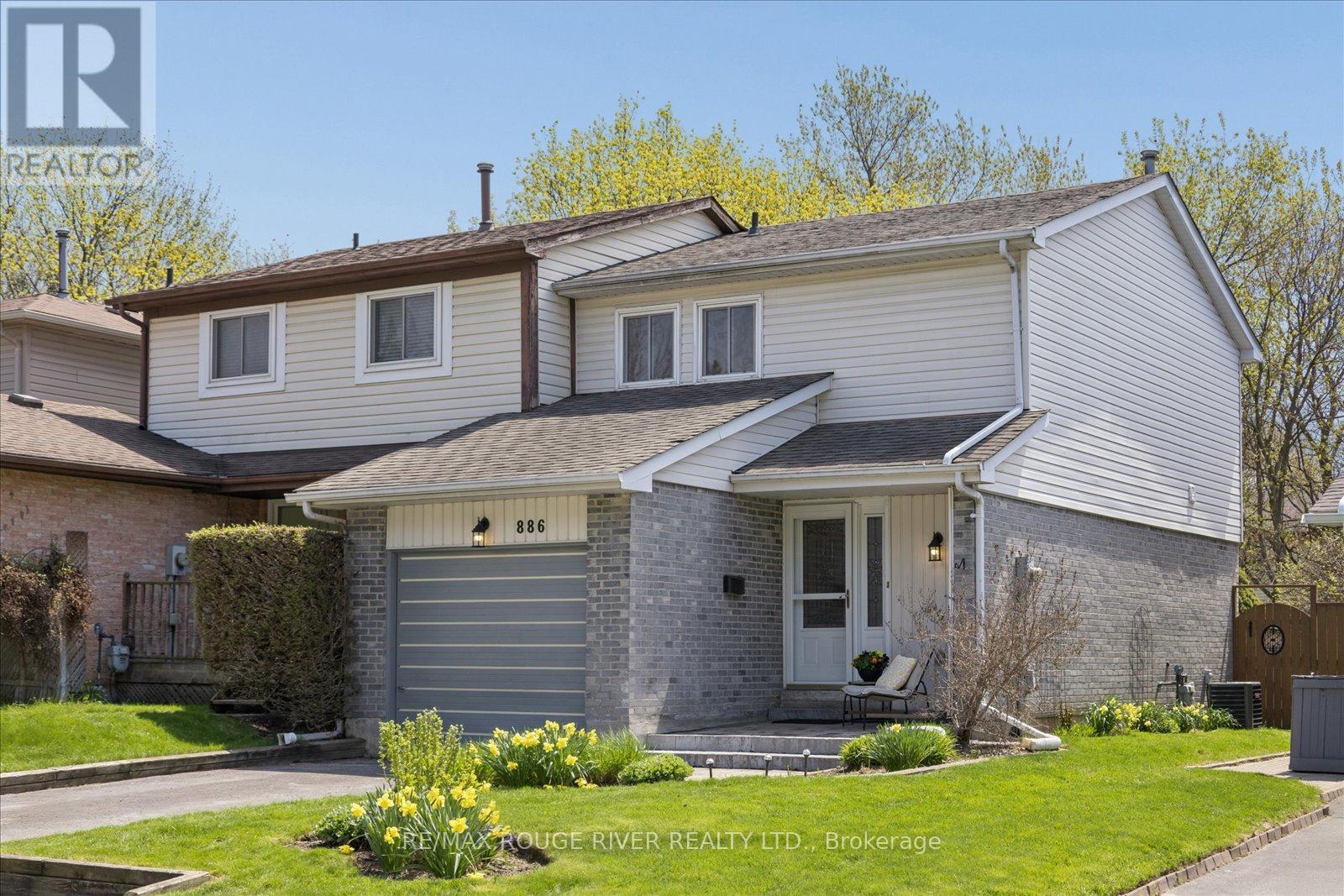 886 Gentry Crescent, Oshawa, Ontario  L1K 1L8 - Photo 2 - E13085264
