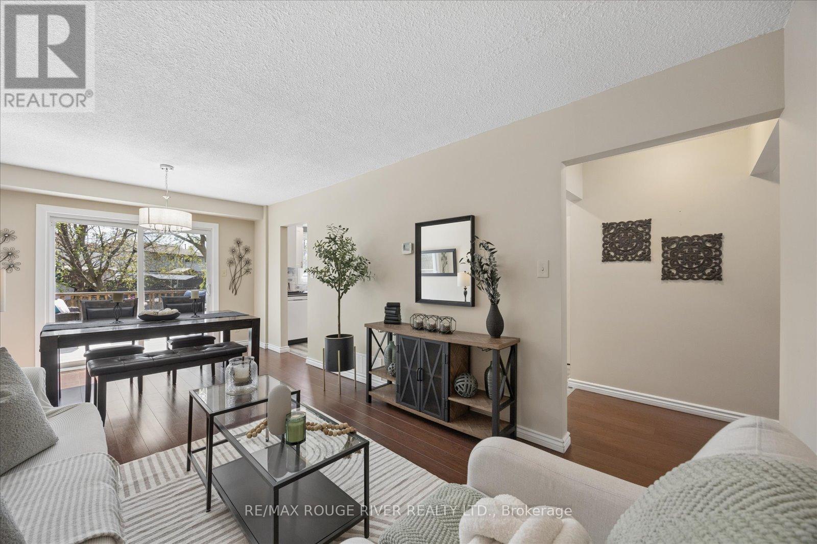 886 Gentry Crescent, Oshawa, Ontario  L1K 1L8 - Photo 6 - E13085264