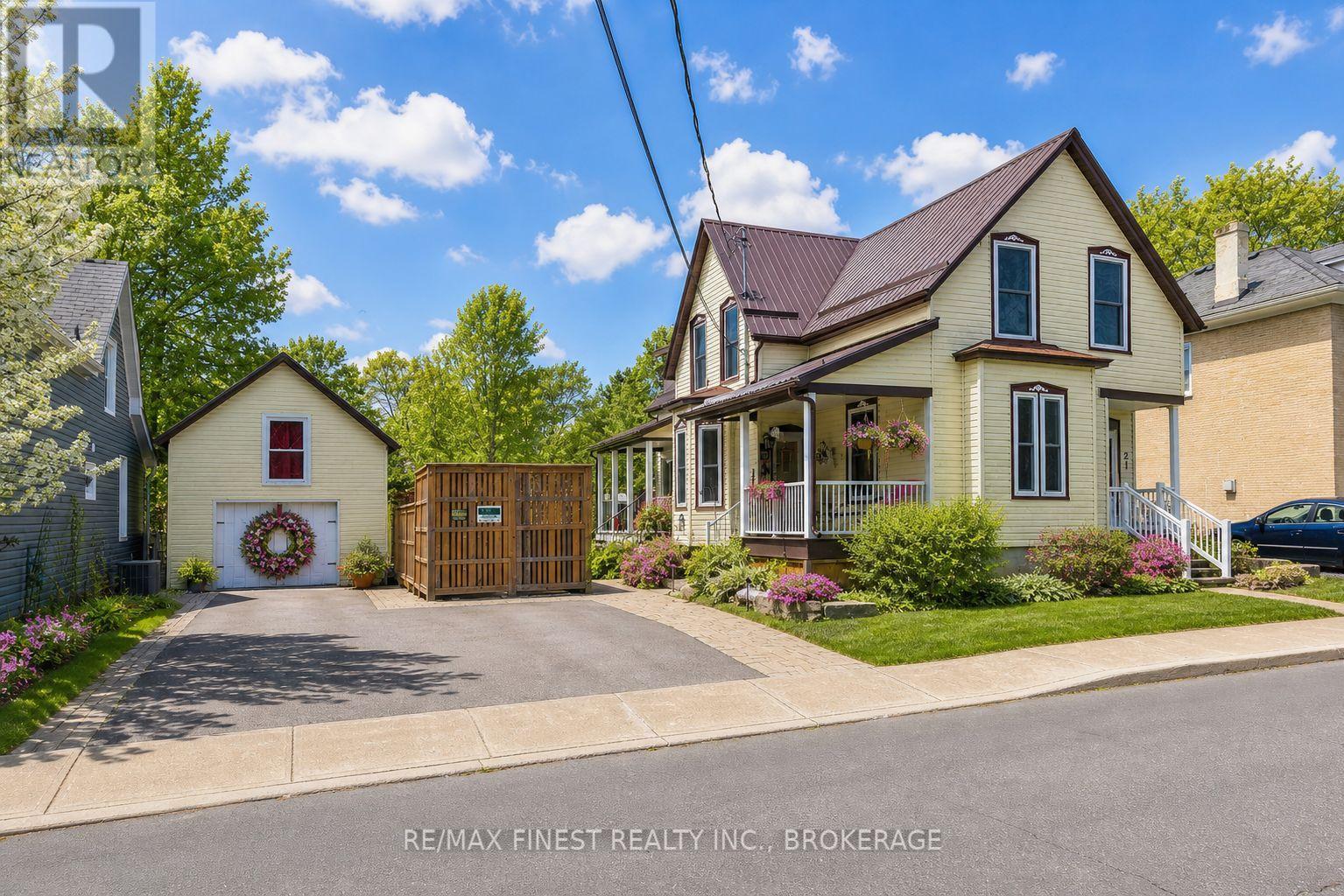 21 Centre Street, Prince Edward County, Ontario  K0K 2T0 - Photo 2 - X13085276
