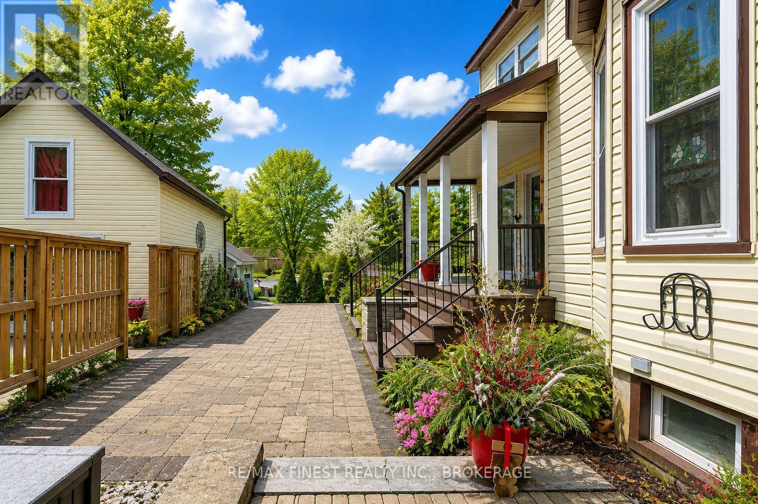 21 Centre Street, Prince Edward County, Ontario  K0K 2T0 - Photo 3 - X13085276