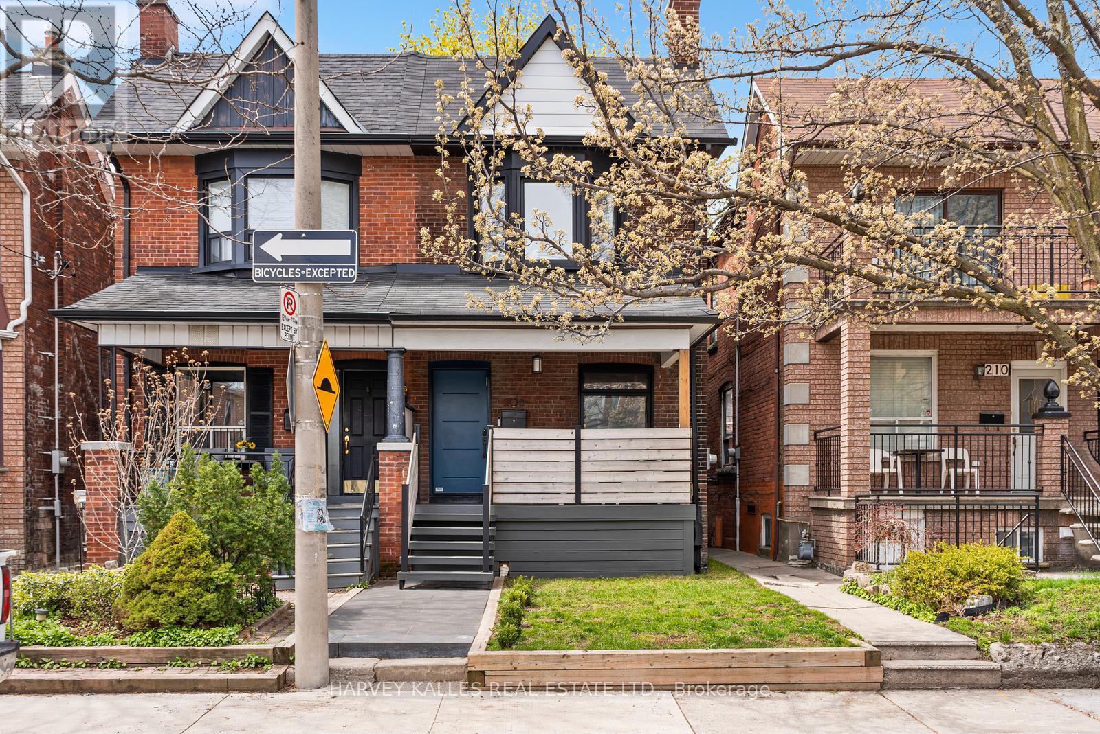 208 EMERSON AVENUE, Toronto, Ontario