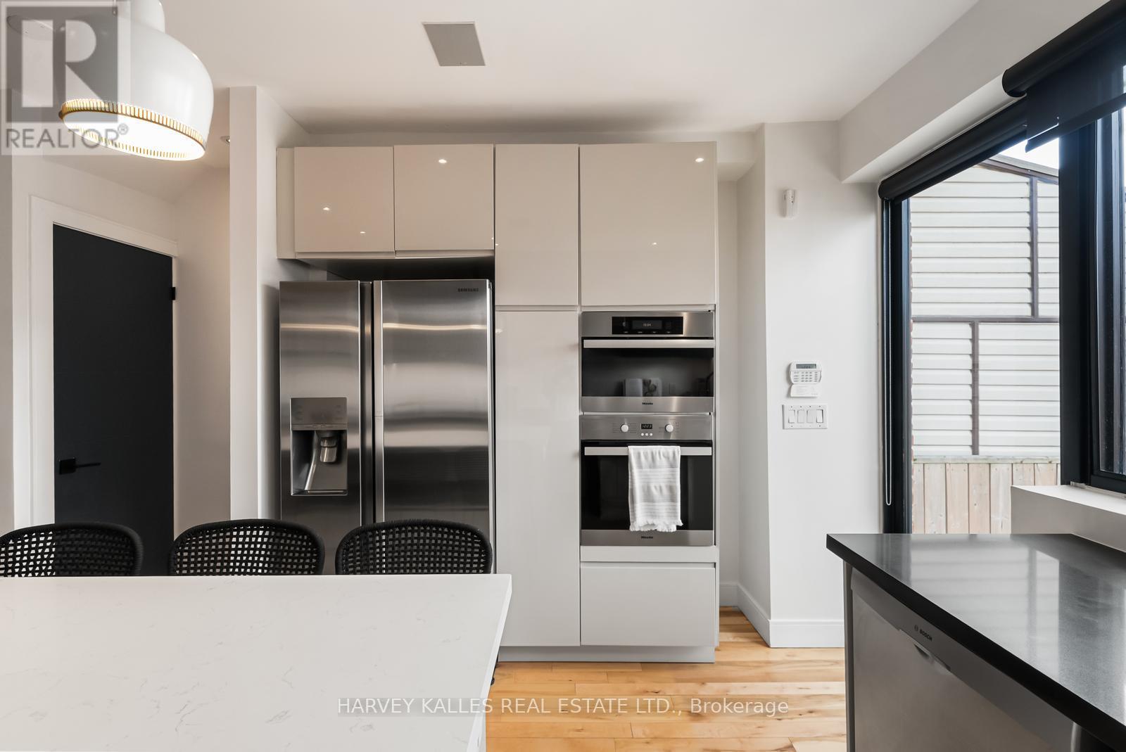 208 Emerson Avenue, Toronto, Ontario  M6H 3T6 - Photo 14 - W13084800