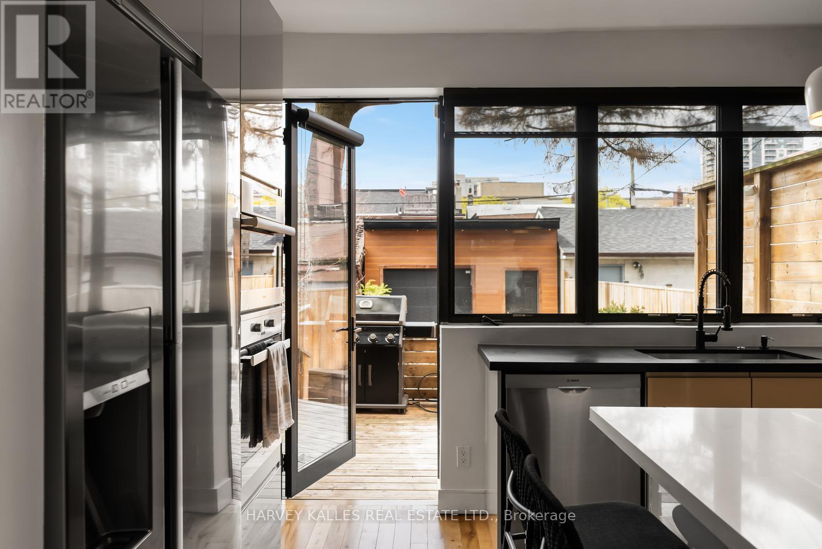 208 Emerson Avenue, Toronto, Ontario  M6H 3T6 - Photo 40 - W13084800