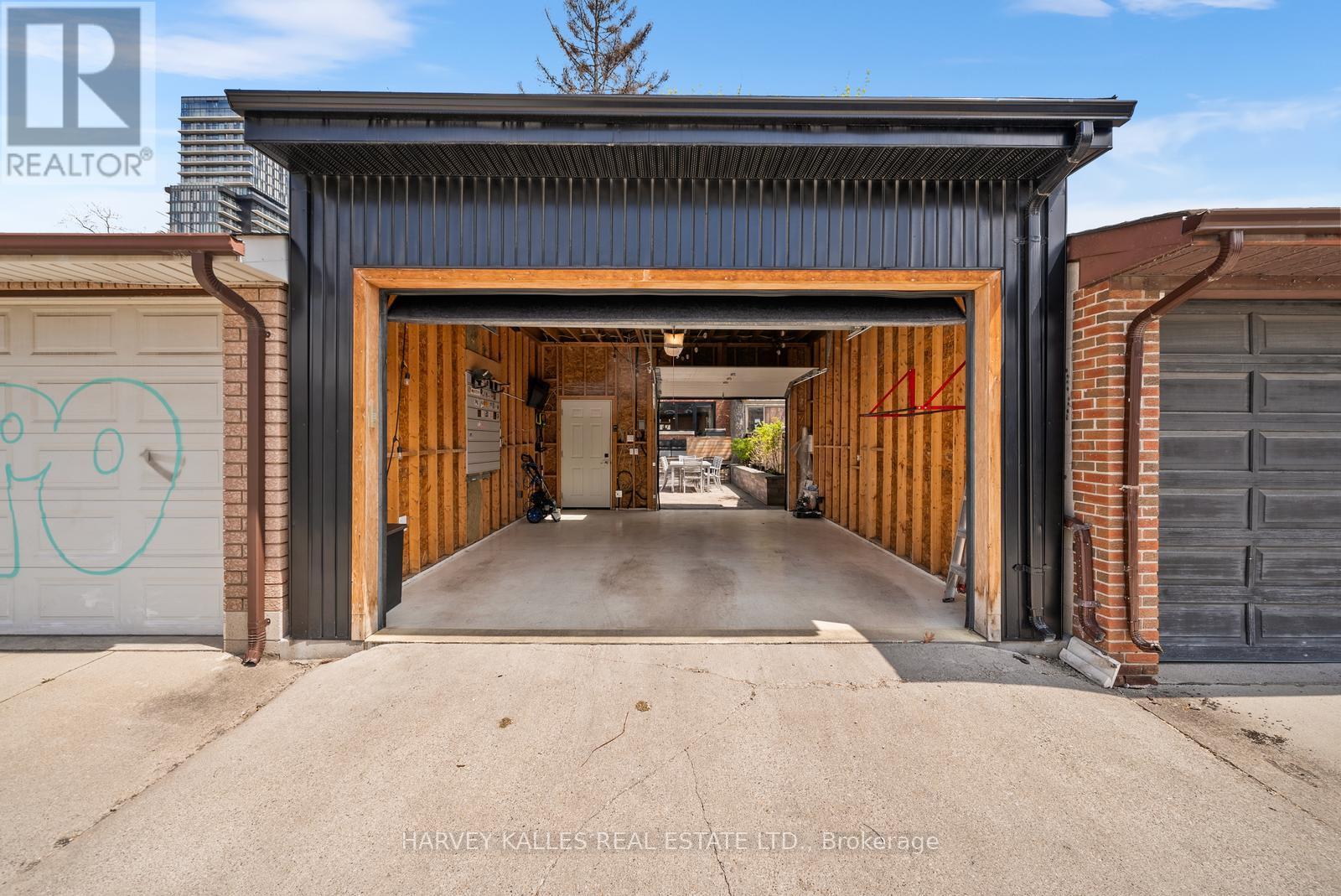 208 Emerson Avenue, Toronto, Ontario  M6H 3T6 - Photo 48 - W13084800